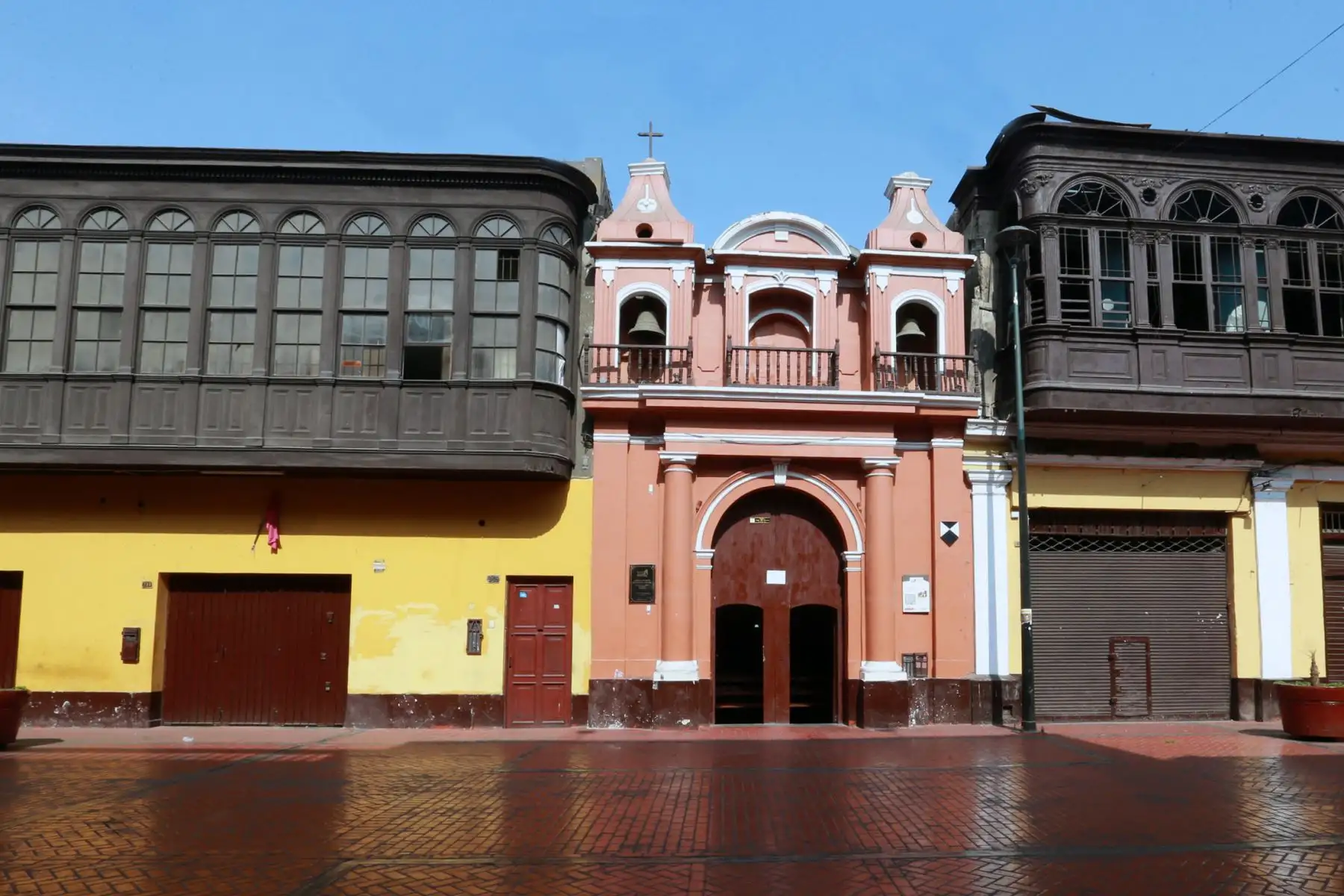 Capilla Nuestra señora del Rosario. Iglesia más pequeña del Mundo siglo XVII en el Jr. Trujillo  distrito del Rímac. Foto: ANDINA/Norman Córdova