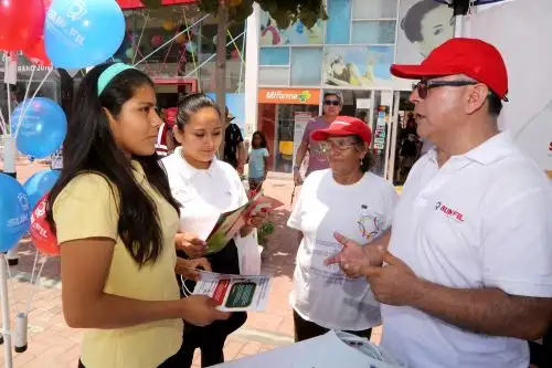 Sunafil cumple labor del orientación a trabajadoras del hogar en bulevar de Asia. Foto: Andina/Difusión