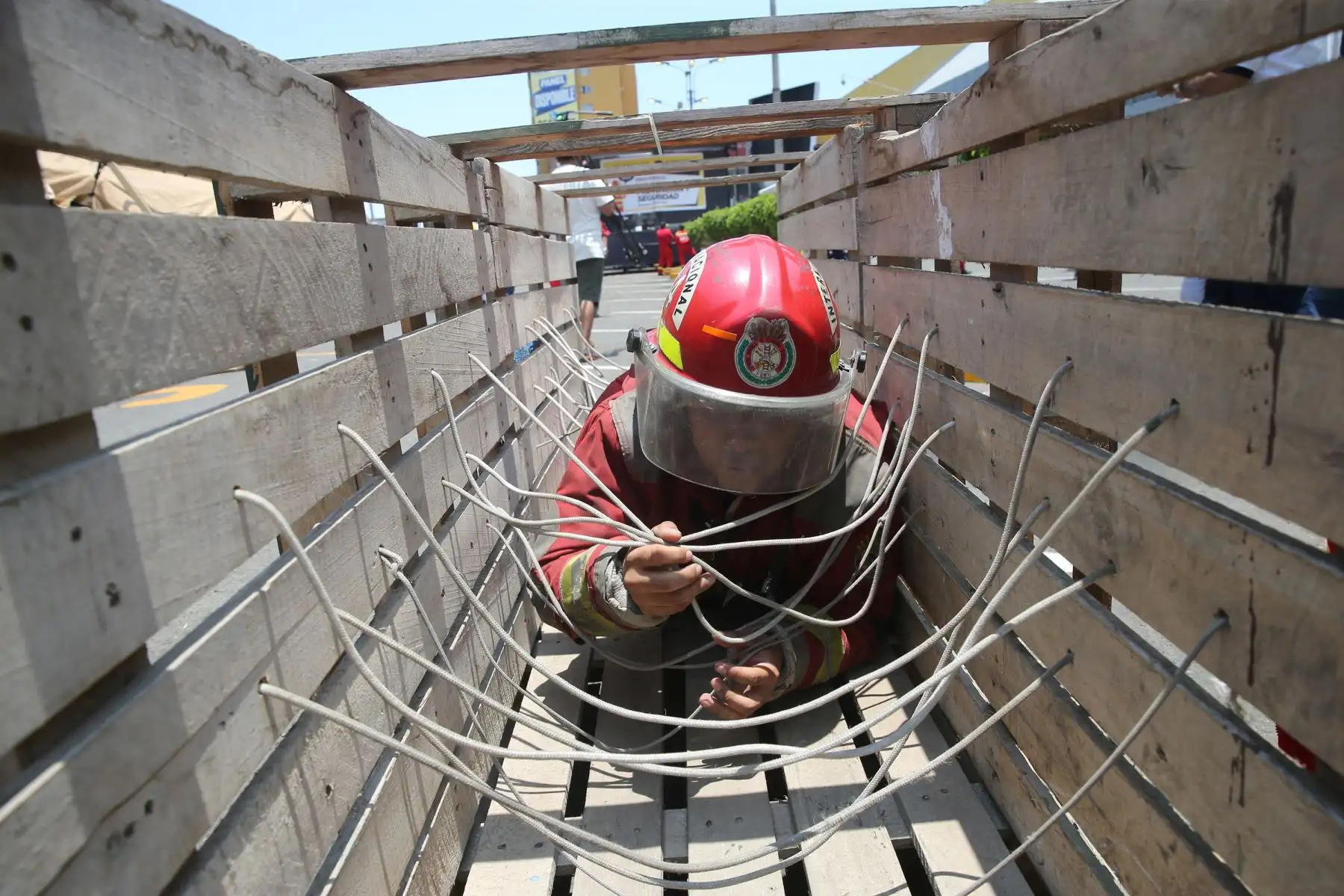 Circuito de rescate de bomberos en incendio.Foto: ANDINA/Norman Córdova