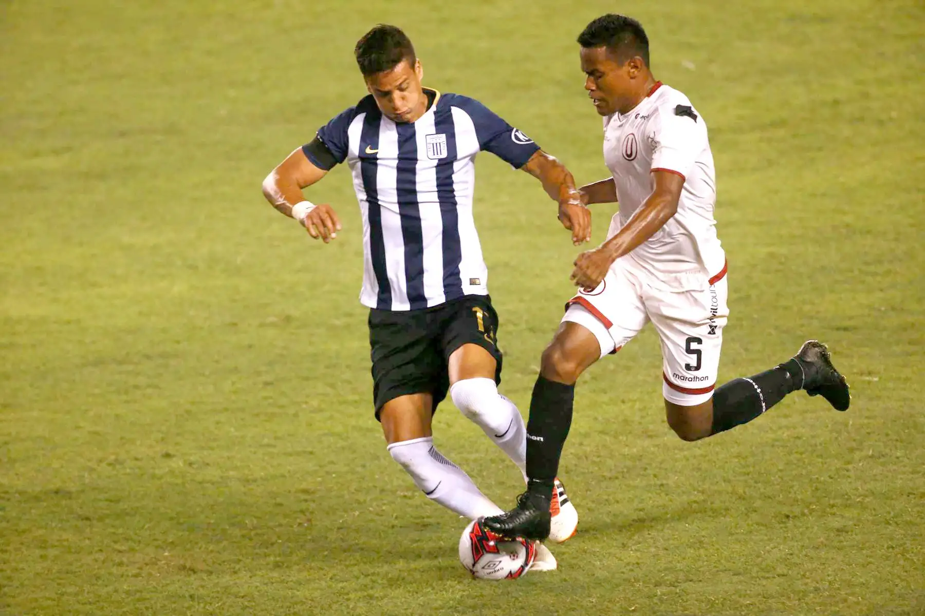 Alianza Lima empata 1-1 con Universitario. Foto: ANDINA/Jhony Laurente