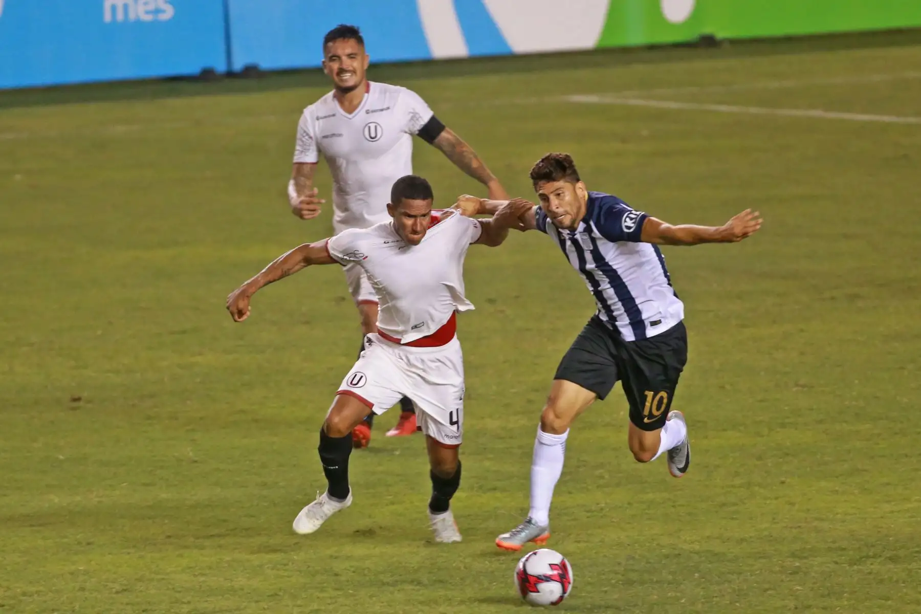 Alianza Lima ganó 3 -1 a Universitario de Deportes, en el estadio monumental.  Foto: ANDINA/Jhony Laurente