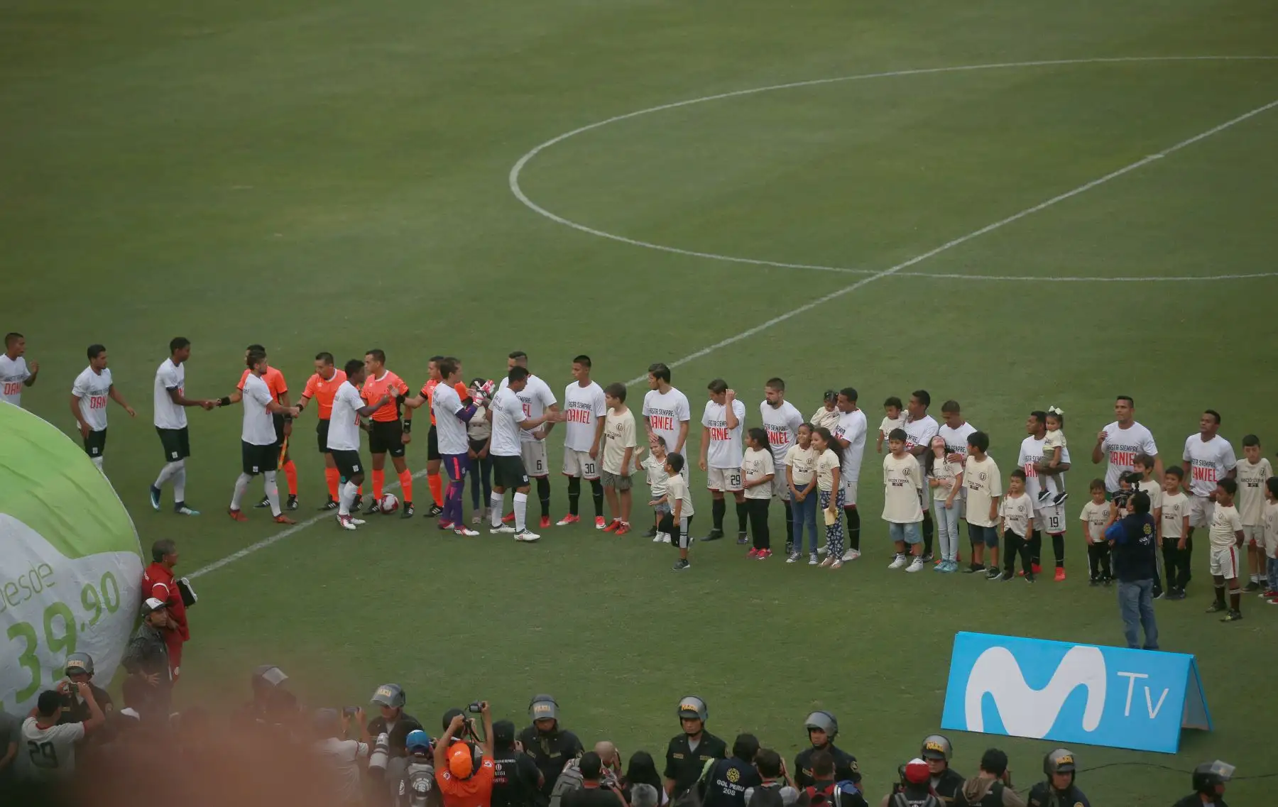 Homenaje a fallecido periodista deportivo Daniel Peredo. en el Estadio Monumental de la U. Foto:ANDINA/Jhony Laurenth