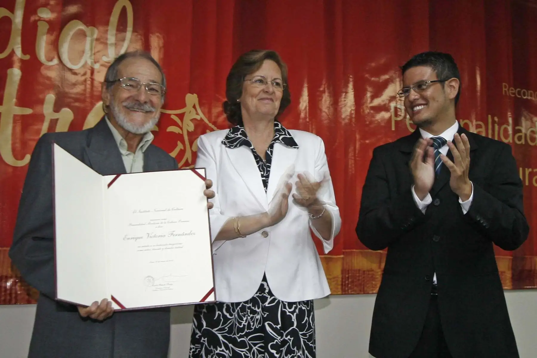 30 de Marzo 2009 Actor Enrique Victoria, recibe reconocimiento del INC. Foto:  ANDINA