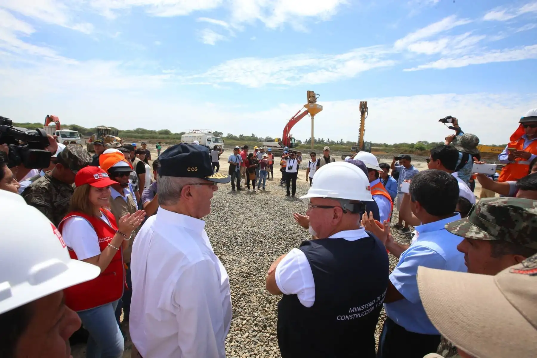 Presidente Kuczynski realiza visita inopinada a la Planta de Tratamiento de Aguas Residuales (PTAR) en el asentamiento humando San Martín, en Piura. Foto: ANDINA/ Prensa Presidencia