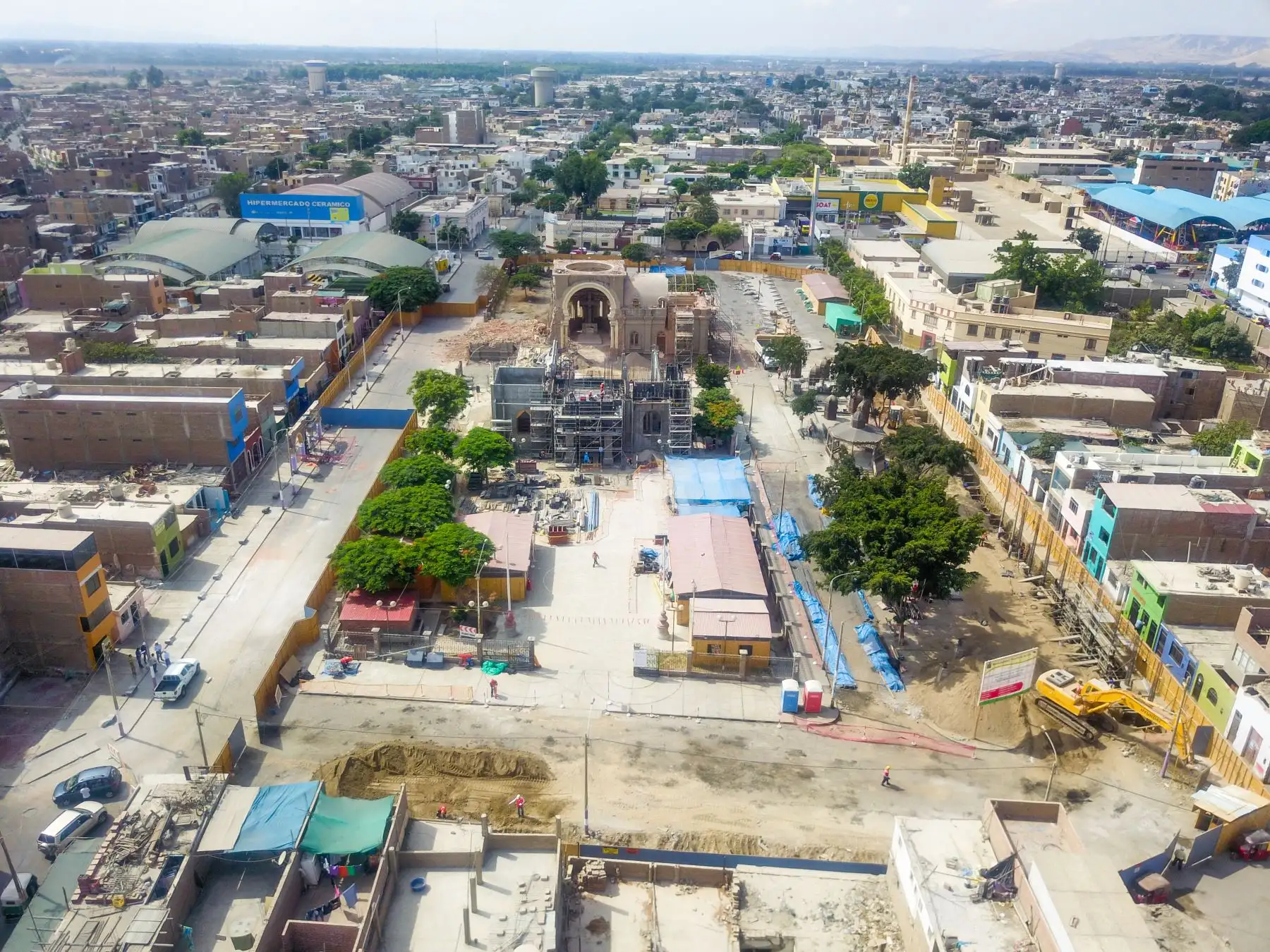 La edificación principal estará emplazada sobre un área de terreno aproximada de 1,400 m2, desarrollando niveles de doble y triple altura además de las bóvedas, dentro de un área de 5,700 m2 de predio.  Foto: Cortesía: Genry Emerson Bautista