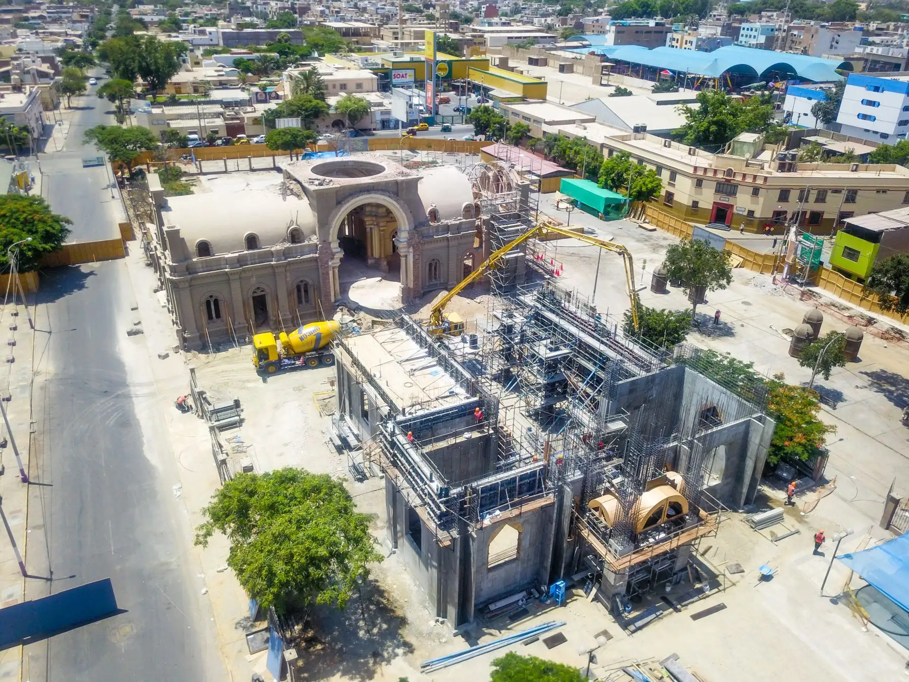 El nuevo santuario comprende la construcción de la nave central y torre, que incluye una ampliación con naves laterales manteniendo las características originales del sector destruido por el terremoto.Foto: Cortesía: Genry Emerson Bautista
