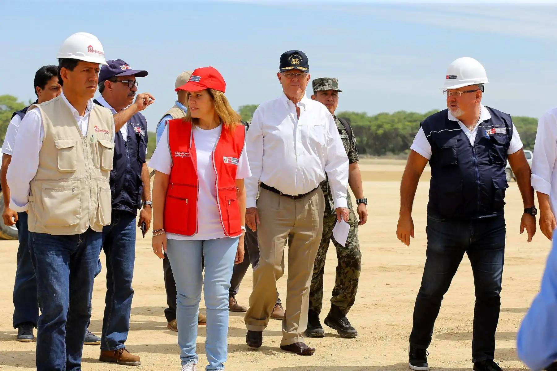 Presidente Pedro Pablo Kuczynski realiza visita inopinada a PTAR San Martín, en Piura.