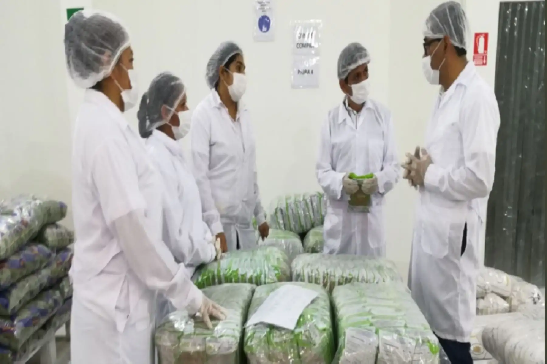 Inspección de los almacenes estuvo a cargo del ministro de Desarrollo e Inclusión Social (Midis), Jorge Meléndez,