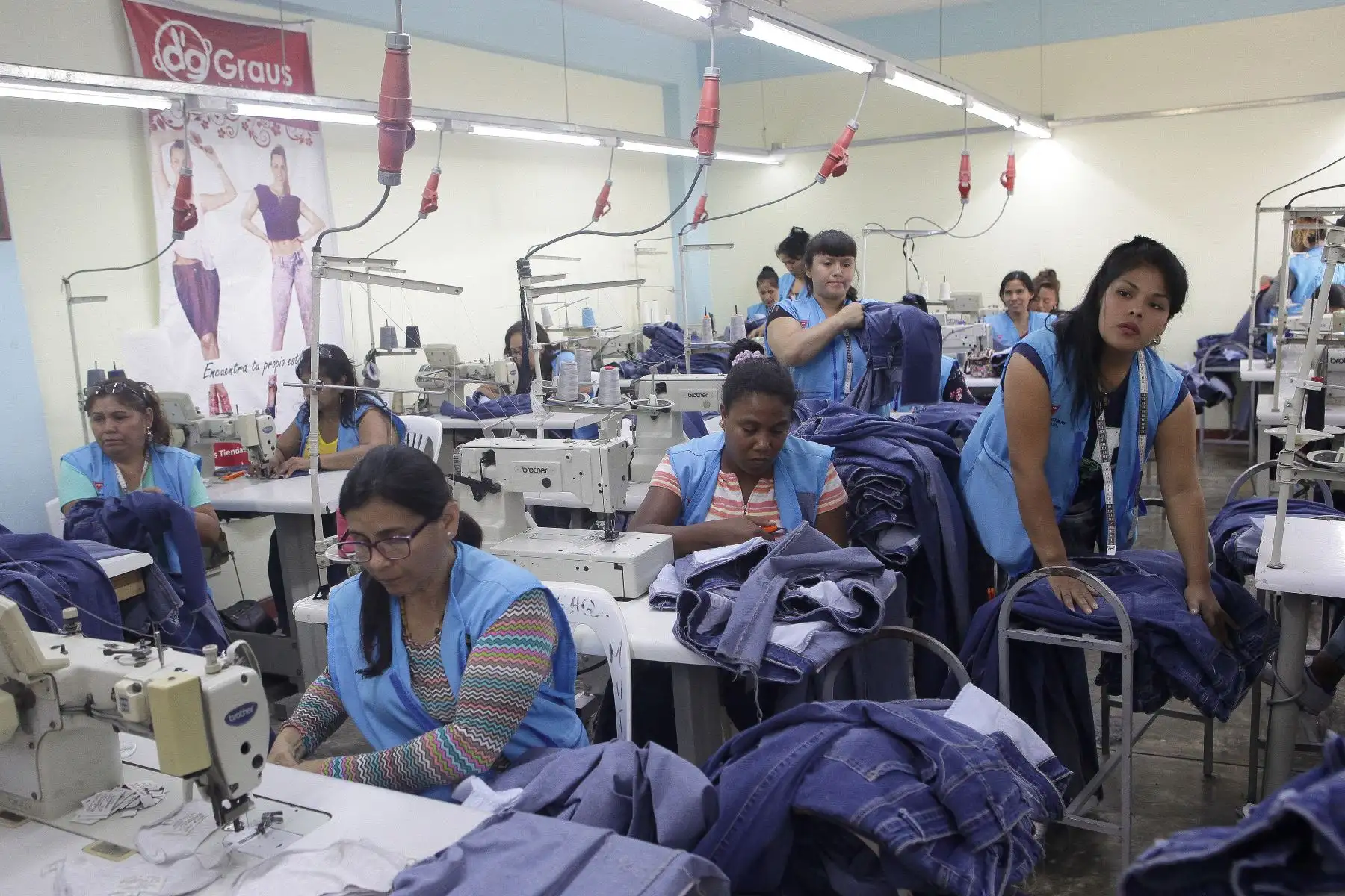 Fuerza laboral femenina. Foto: ANDINA/Héctor Vinces.