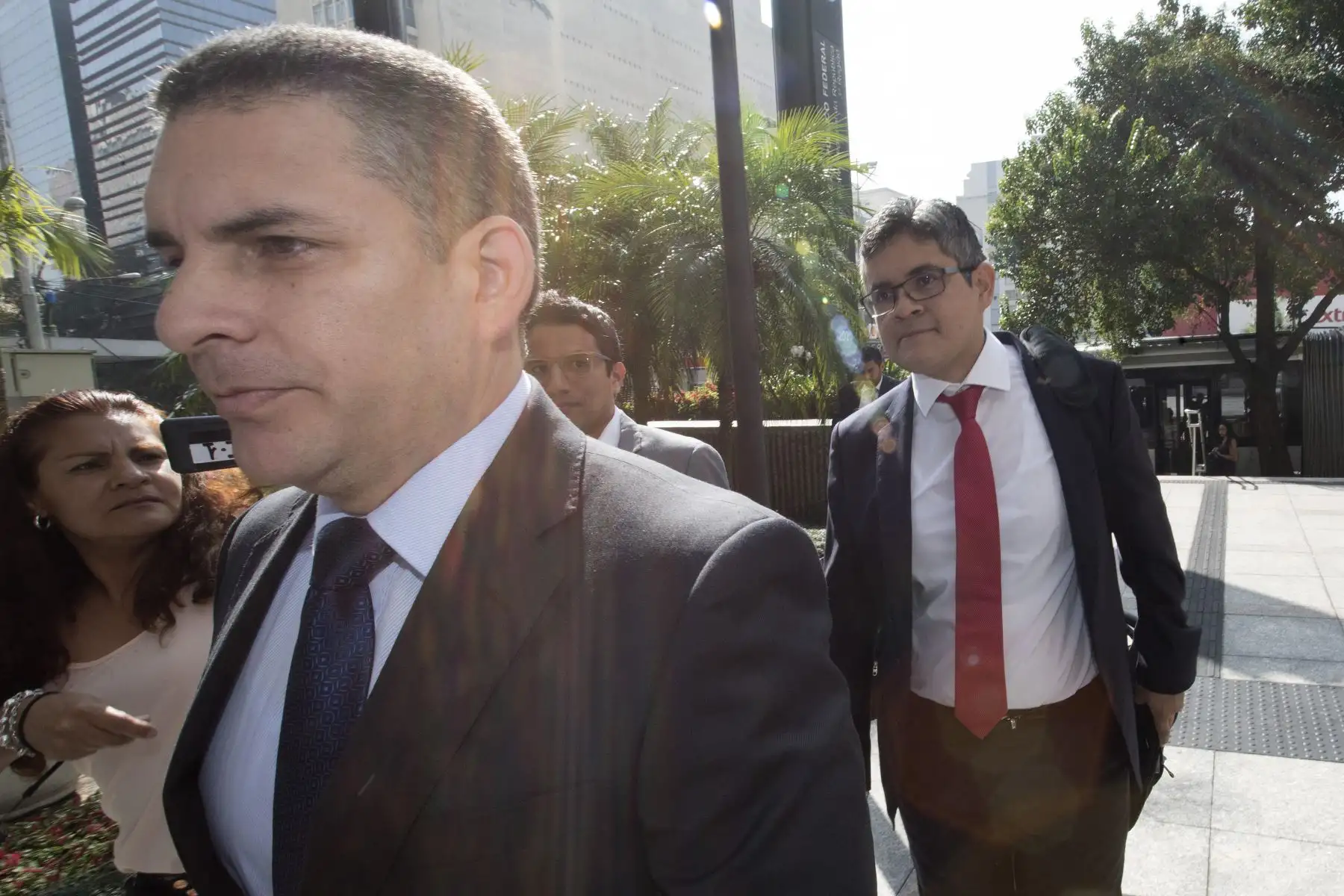 A pedido de la defensa de Keiko Fujimori, la declaración ante el fiscal José Domingo Pérez se realiza en portugués. Foto: EFE