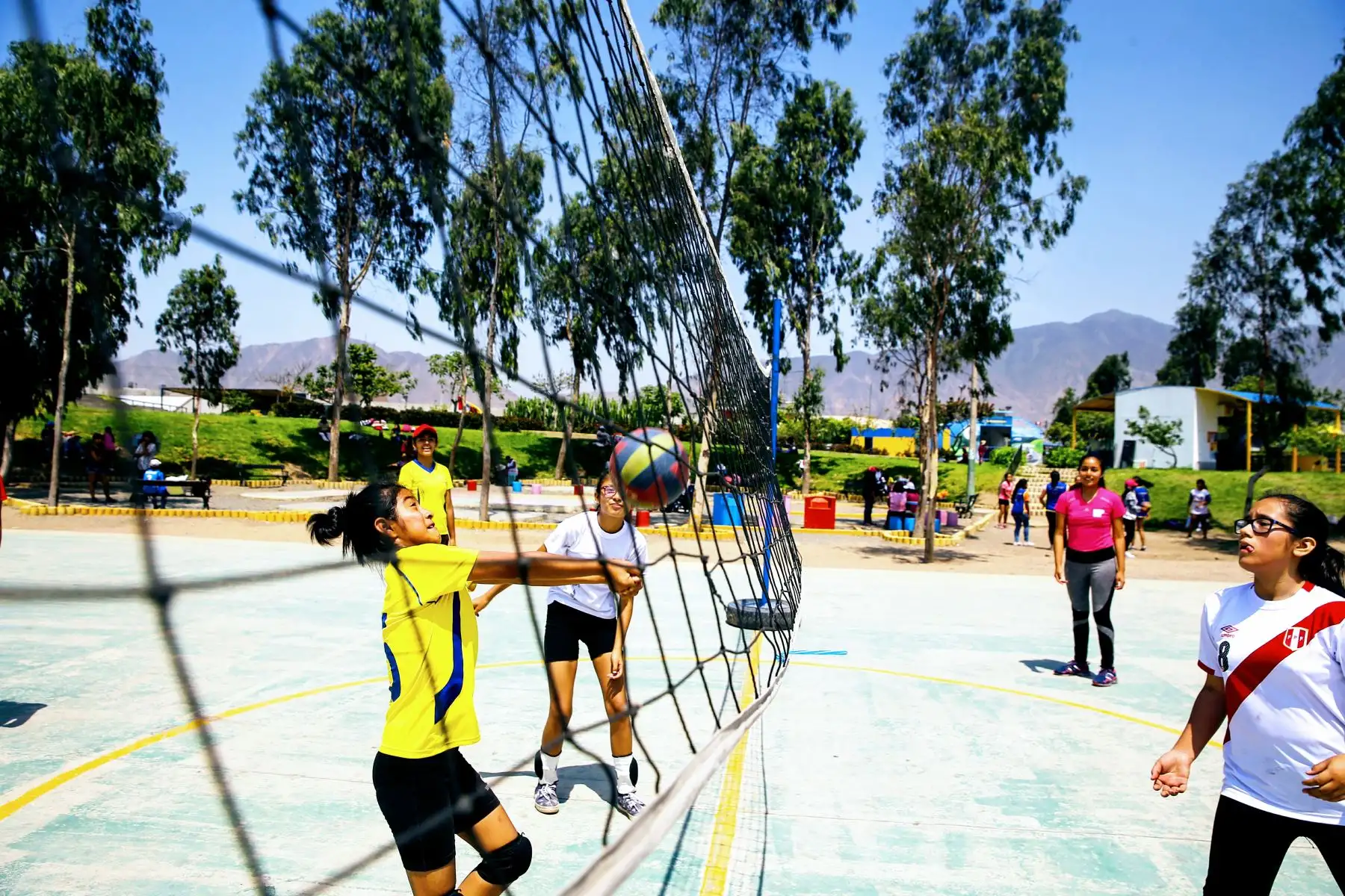 Los jóvenes practicaron sus deportes preferidos en distintos distritos de Lima. Foto:Andina/Luis Iparraguirre