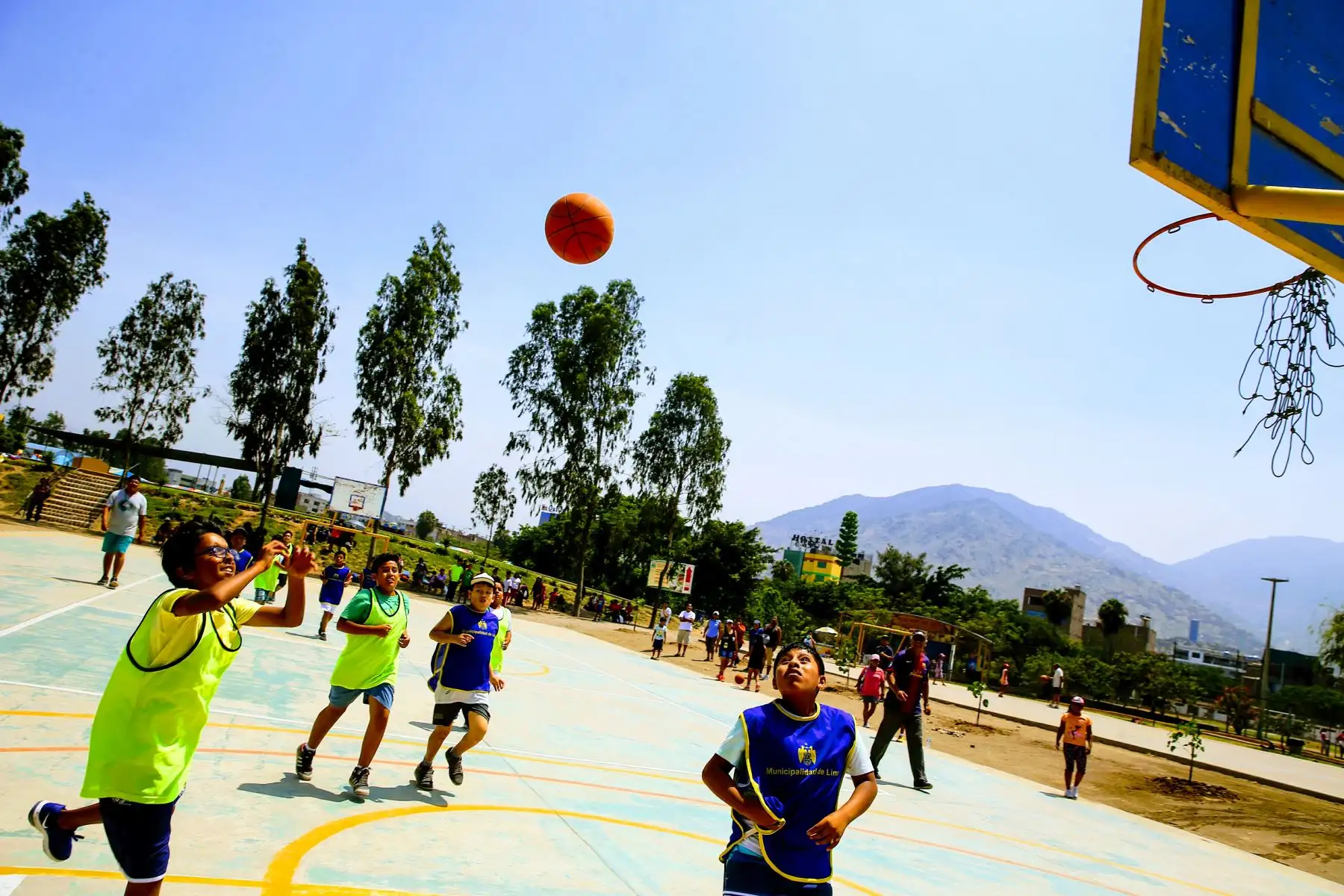 Deportes como el vóley, fútbol, BMX, Taekondo entre otros figuran como las opciones más atractivas de esta escuela deportiva. Foto:Andina/Luis Iparraguirre