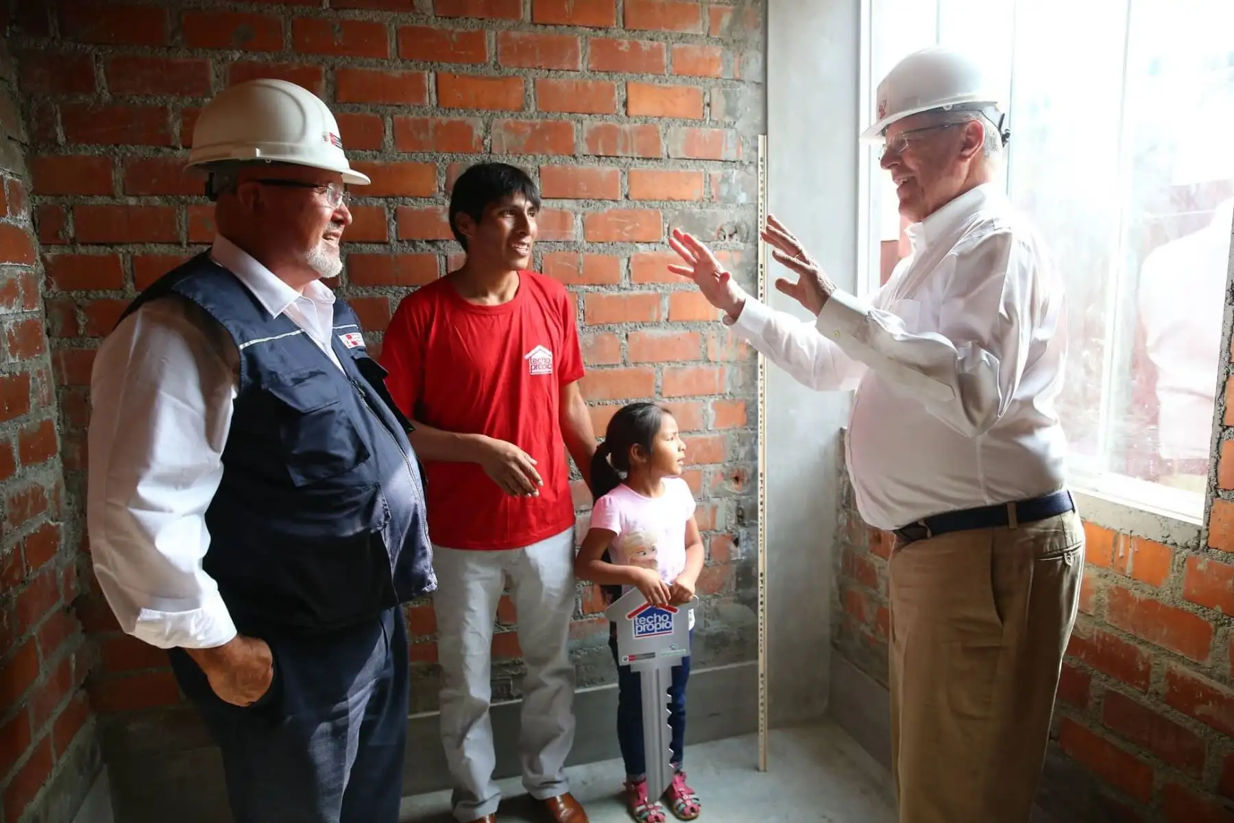 Presidente Kuczynski entrega la vivienda número 2,000 a escala nacional en Cajamarquilla (Lurigancho). Foto: ANDINA/ Prensa Presidencia