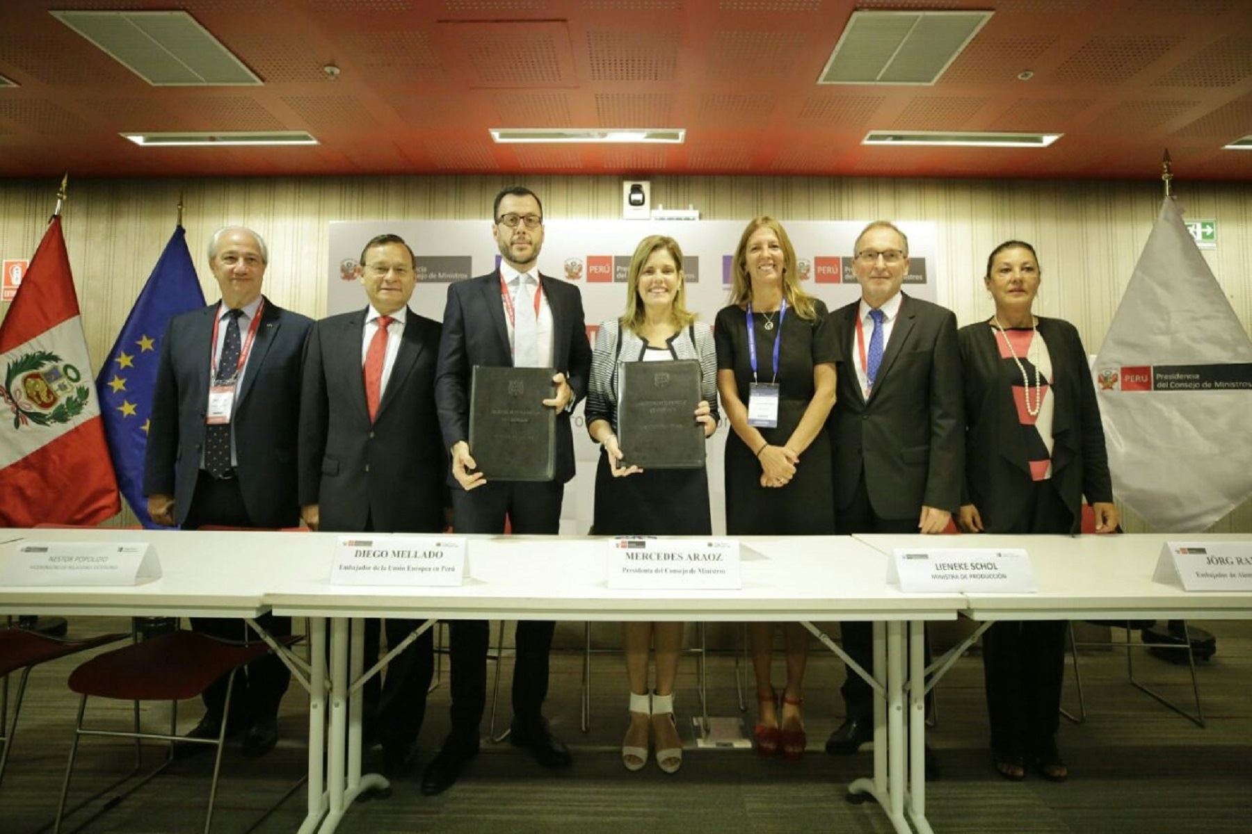 Gobierno Peruano y la Unión Europea firman convenio para proyecto que contribuya al funcionamiento de las Agencias Regionales de Desarrollo. Foto: Prensa PCM