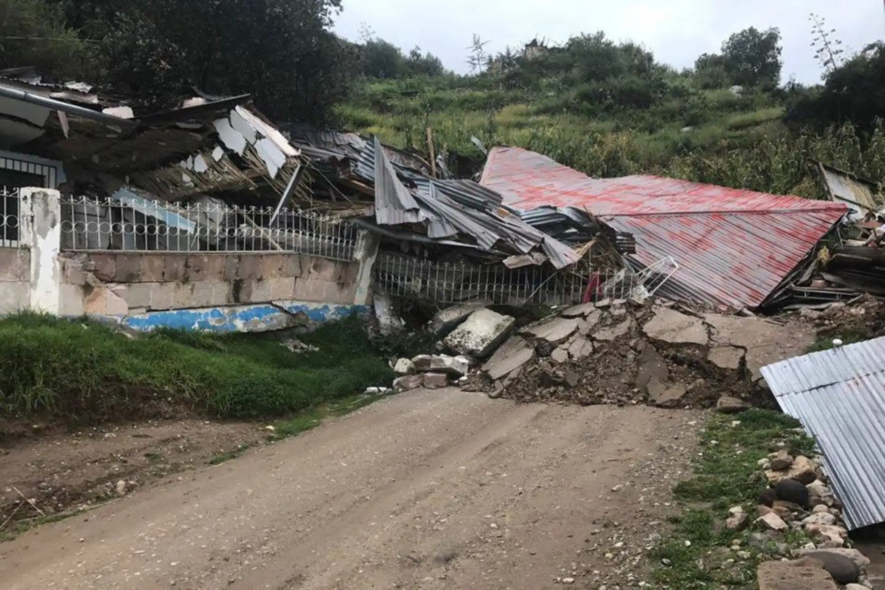 Falla geológica causó daños en distrito de Llusco, en Cusco. ANDINA/Difusión
