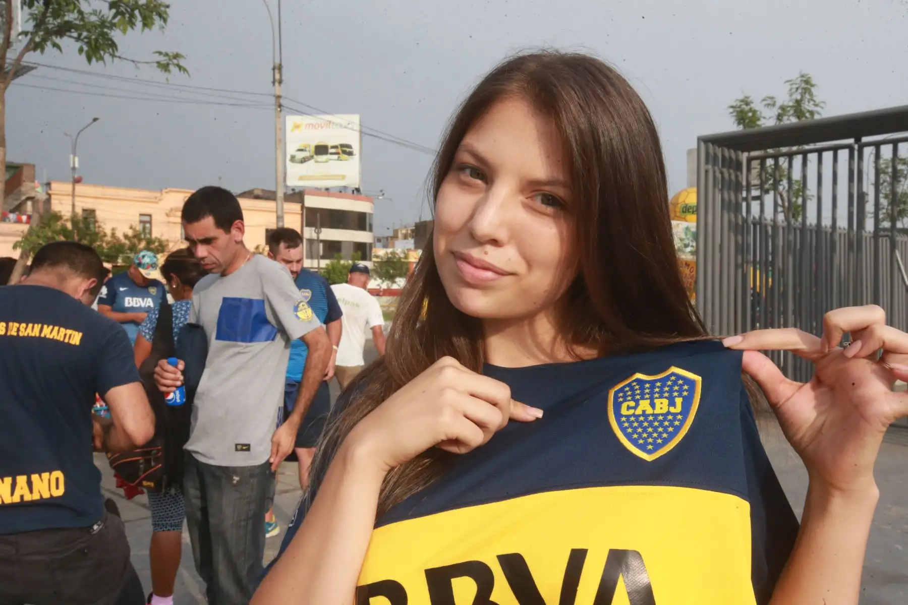 Hinchas del Boca Juniors llegan al Estadio Nacional para el partido con Alianza Lima por la Copa Libertadores 2018. Foto: ANDINA/Jhony Laurente