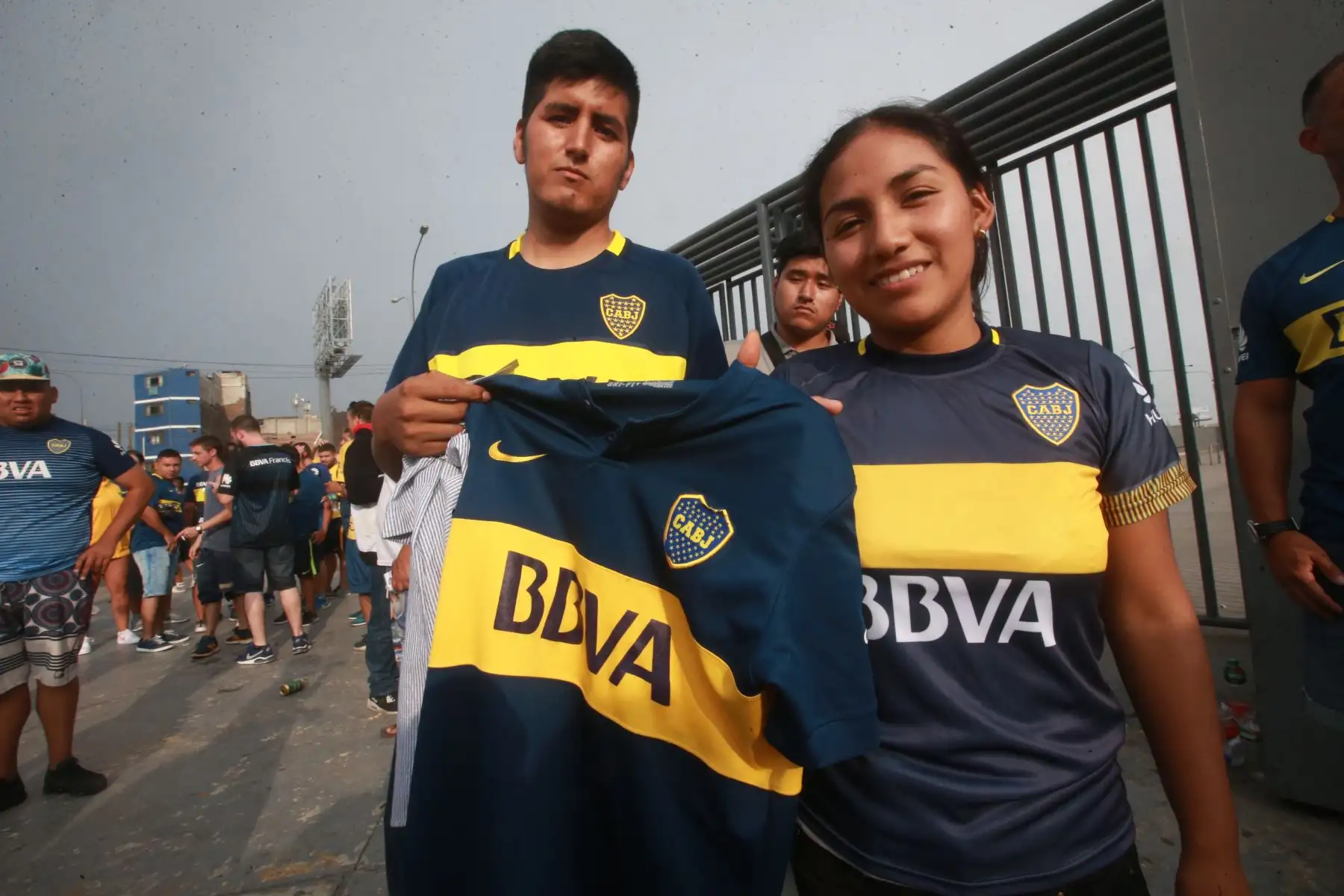 Hinchas del Boca Juniors llegan al Estadio Nacional para el partido con Alianza Lima por la Copa Libertadores 2018. Foto: ANDINA/Jhony Laurente