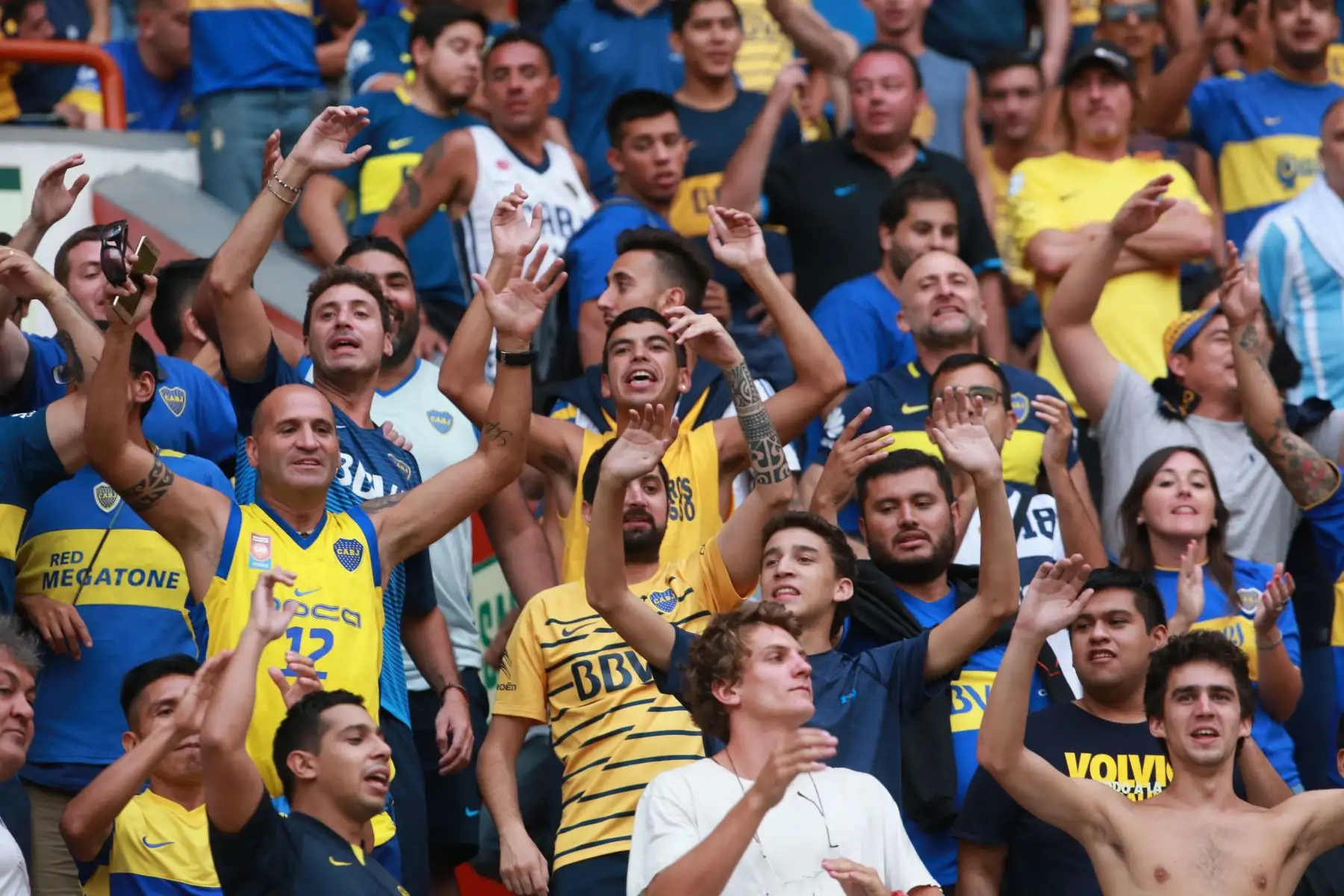 Hinchada del Boca Juniors llega al Estadio Nacional. Foto: ANDINA/Jhony Laurente.
