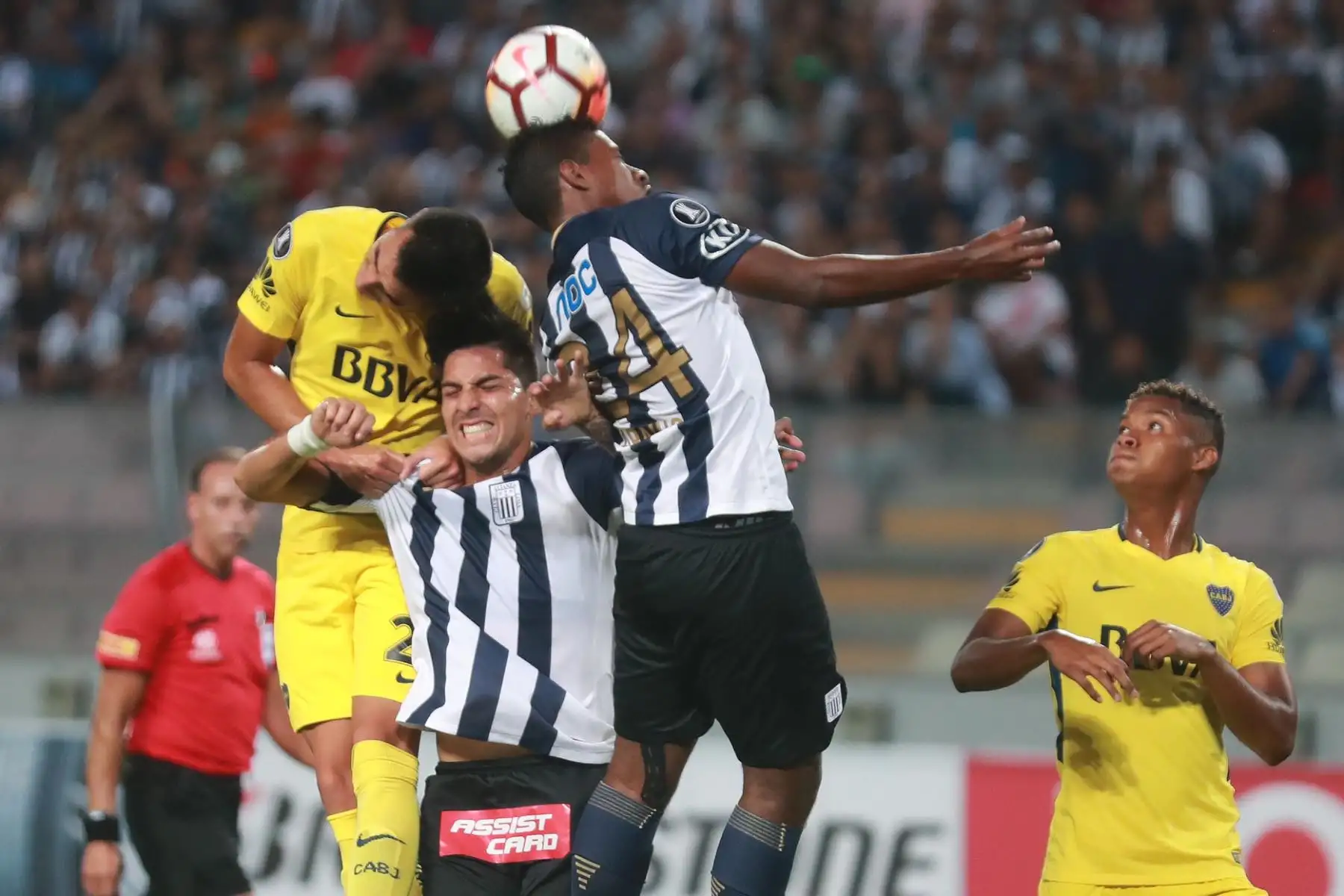Alianza Lima enfrenta a Boca Juniors en el Estadio Nacional por la Copa Libertadores 2018. Foto: ANDINA/Carlos Lezama.