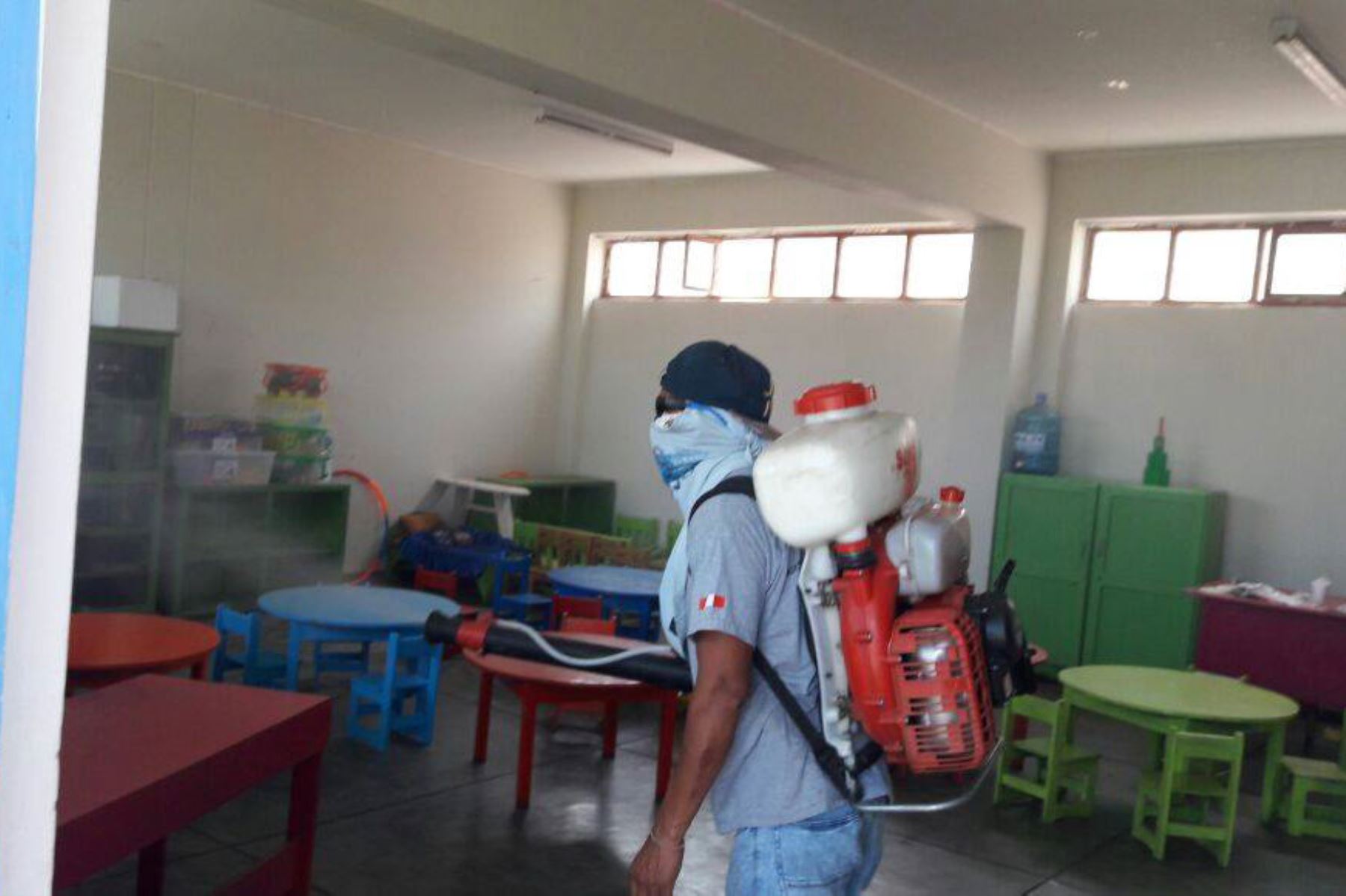 Nuevo Chimbote inicia fumigación contra el dengue en colegios. ANDINA