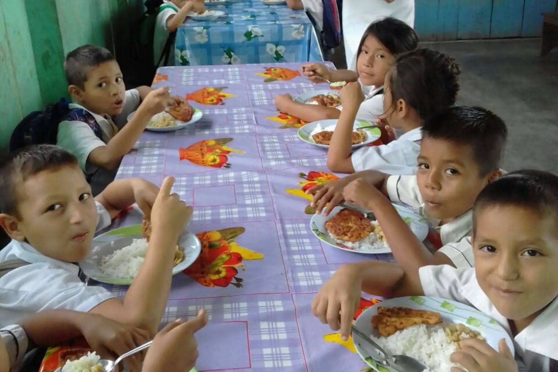 El 12 de marzo se iniciaron las clases a escala nacional y, desde ese entonces, el Programa Nacional de Alimentación Escolar Qali Warma brinda servicio alimentario de calidad a 3 millones 769,799 estudiantes de 64,133 instituciones educativas públicas en todo el país.ANDINA