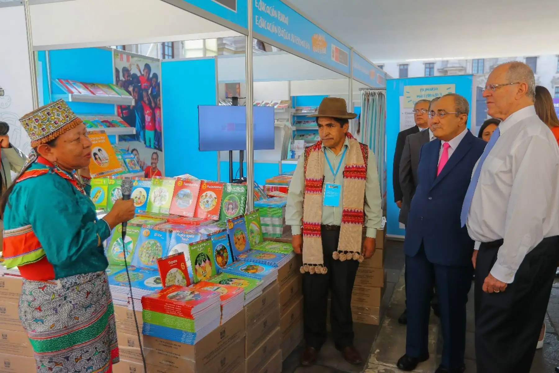 Presidente Pedro Pablo Kuczynski participa en la exhibición de materiales educativos para el año académico 2018