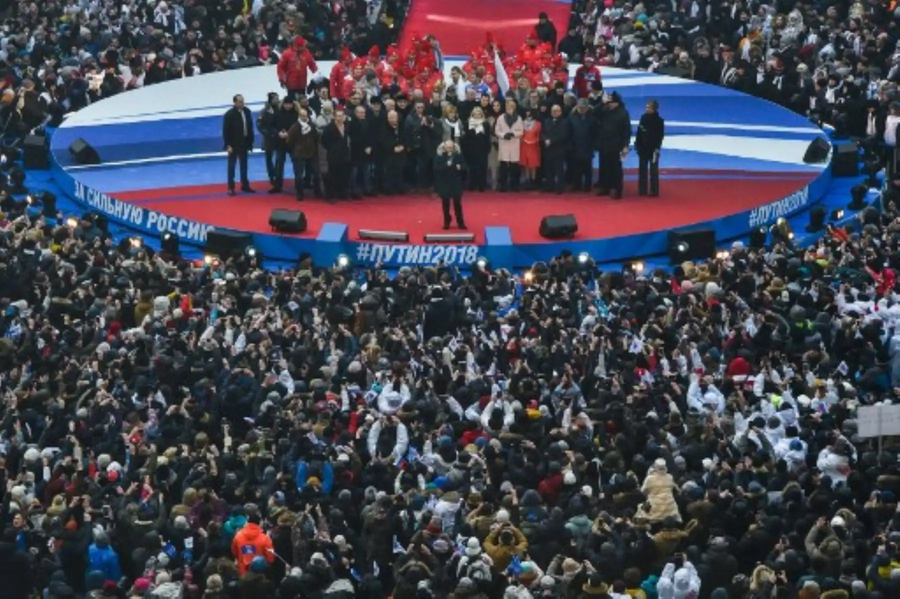 Manifestación de apoyo a a la candidatura del mandatario Vladimir Putin en las próximas elecciones presidenciales, en Moscú. Foto: AFP.