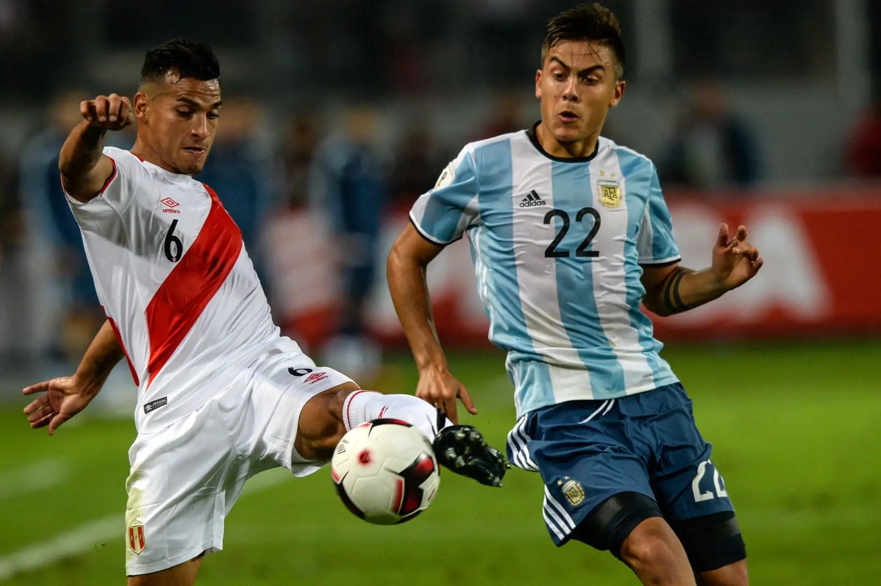 Miguel Trauco jugador convocado para la selección Peruana de futbol,  para los duelos ante Croacia e Islandia. Foto: AFP