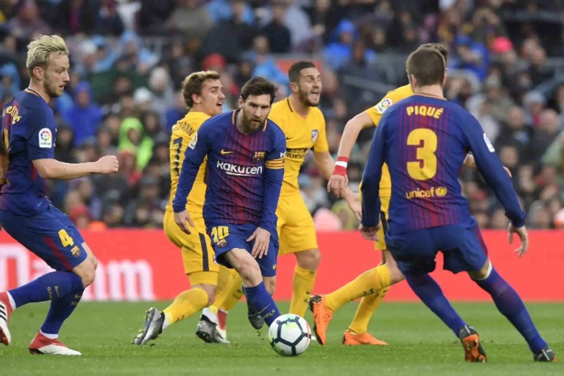 Lionel Messi durante el partido de fútbol de la liga española FC Barcelona contra el Club Atlético de Madrid.Foto:AFP