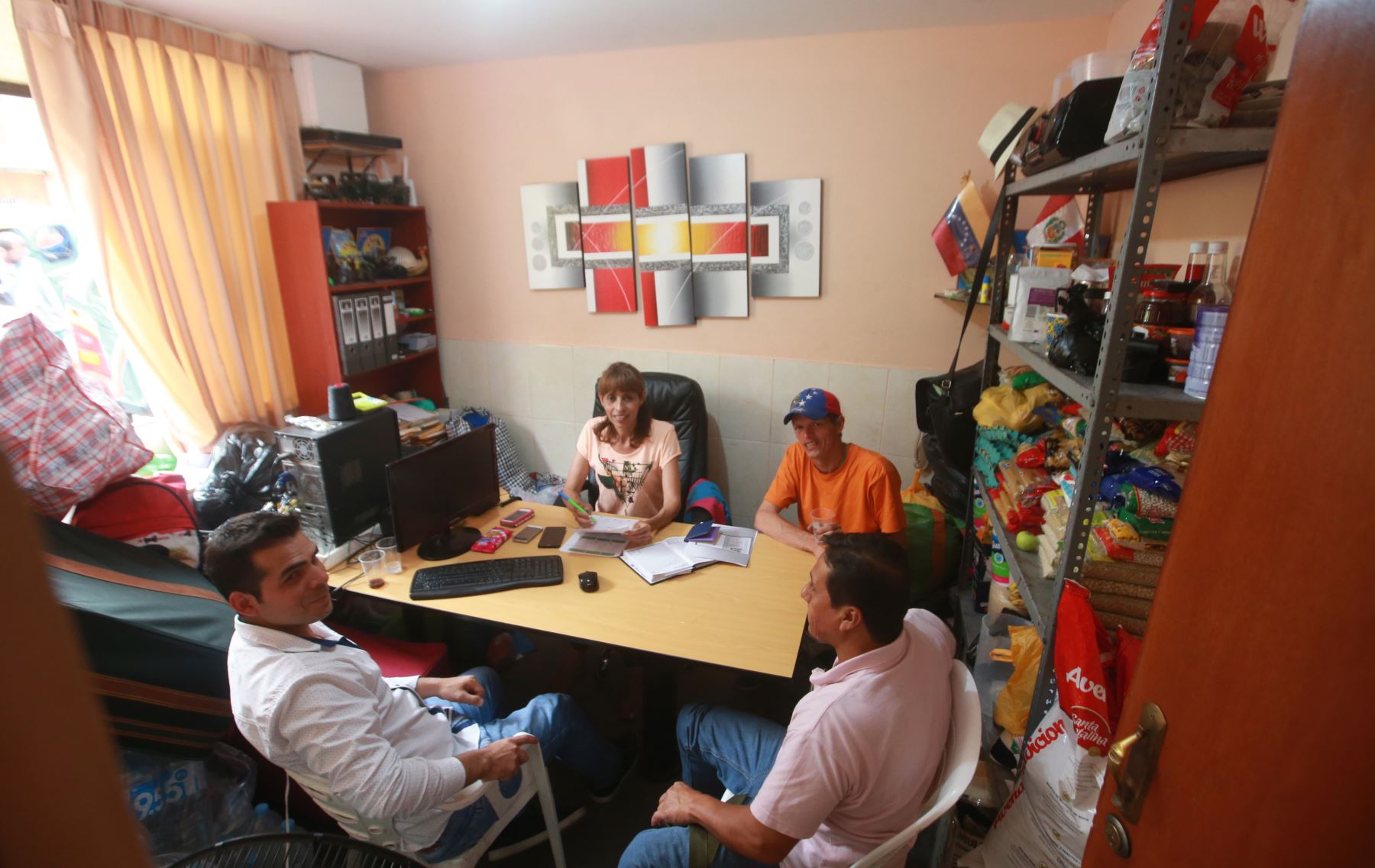Un momento para la conversación. Hoy la canciller Cayetana Aljovín abordar el tema de los migrantes venezolanos en el Perú, su situación e impacto socioeconómico en el país. Foto.ANDINA/Jhony Laurente