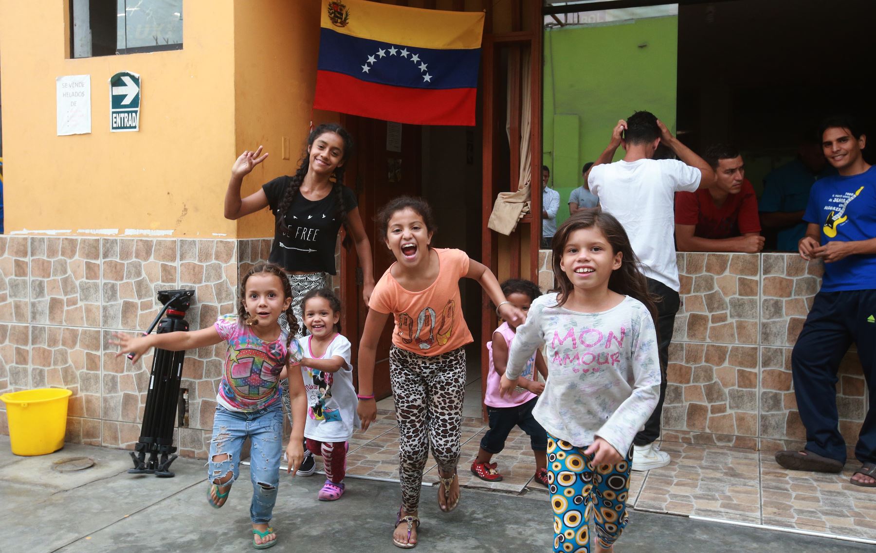 Muchos niños venezolanos llegaron con sus padres. Se estima que hay 1,200 menores de esa nacionalidad en el país. Foto.ANDINA/Jhony Laurente