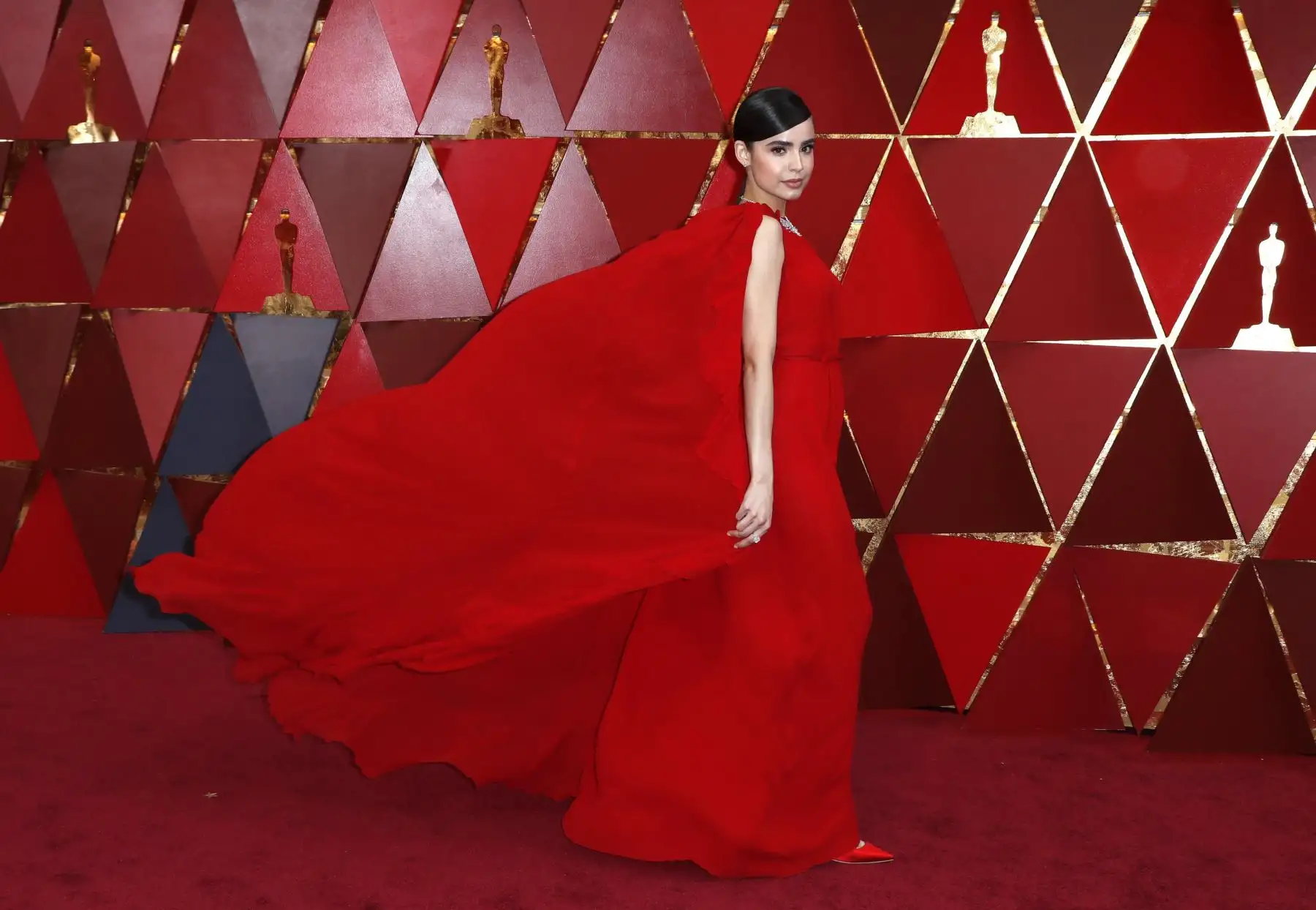 Sofia Carson en la alfombra roja de los Premios Óscar. Foto: EFE