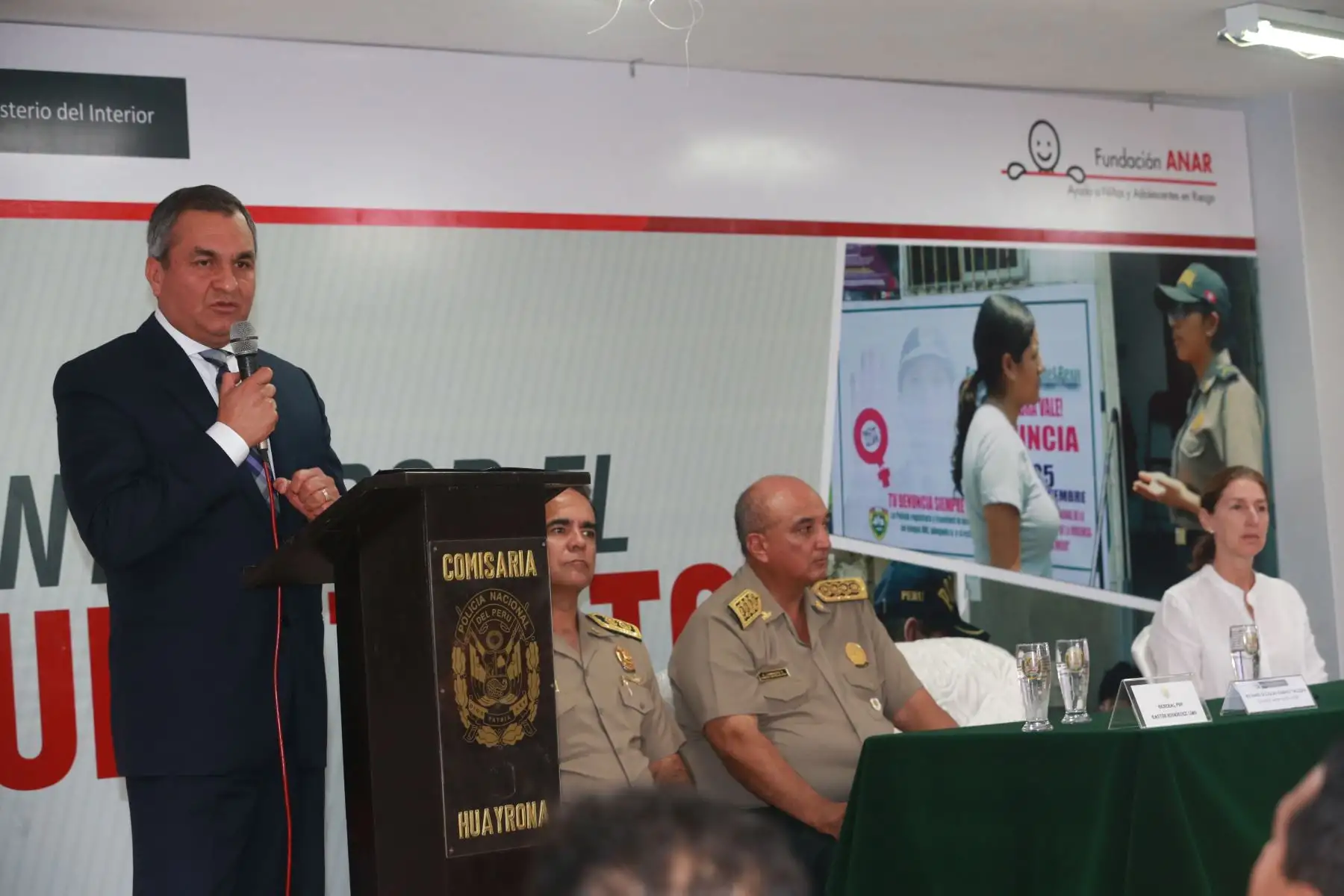 El Ministro del Interior Vicente Romero inaugura el taller “Juntos por el buen trato” con el fin de optimizar las capacidades de los policías y sensibilizarlos para una atención con calidad a los niños, niñas, adolescentes y mujeres en San Juan de Lurigancho. Foto: ANDINA/Norman Córdova