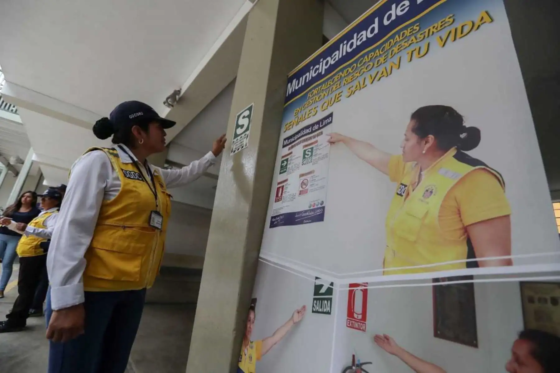 Colegios públicos del Cercado de Lima, fueron evaluados por Defensa Civil de la MML.