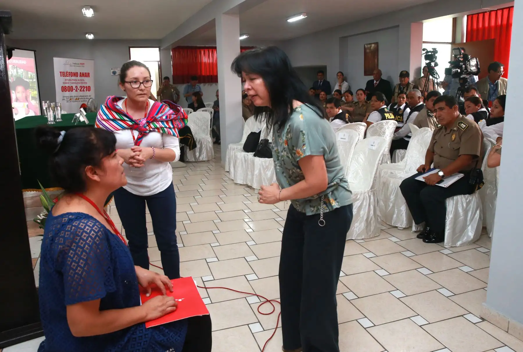 Taller “Juntos por el buen trato” con el fin de optimizar las capacidades de los policías y sensibilizarlos para una atención con calidad a los niños, niñas, adolescentes y mujeres en San Juan de Lurigancho. Foto: ANDINA/Norman Córdova