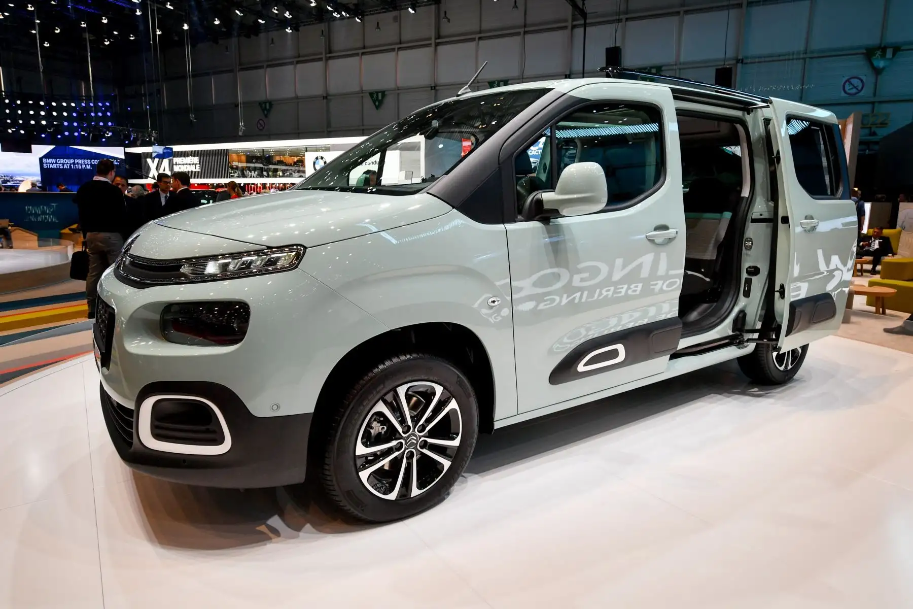 Nuevo modelo de coche Ssangyong Musso se exhibe en el Salón Internacional del Automóvil de Ginebra. Foto: AFP