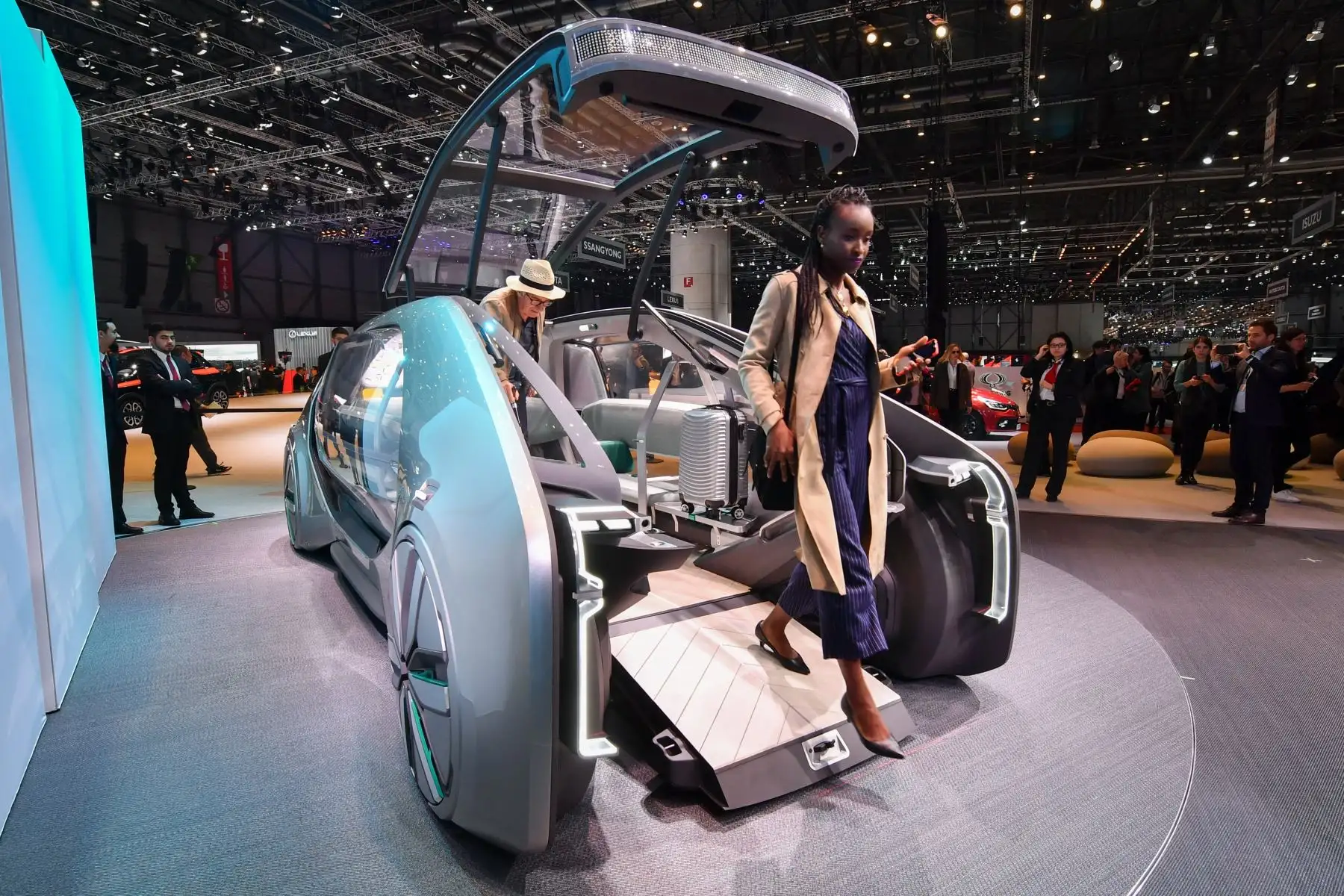 El Salón Internacional del Automóvil de Ginebra, presenta el Renault EZ-GO. Foto: AFP