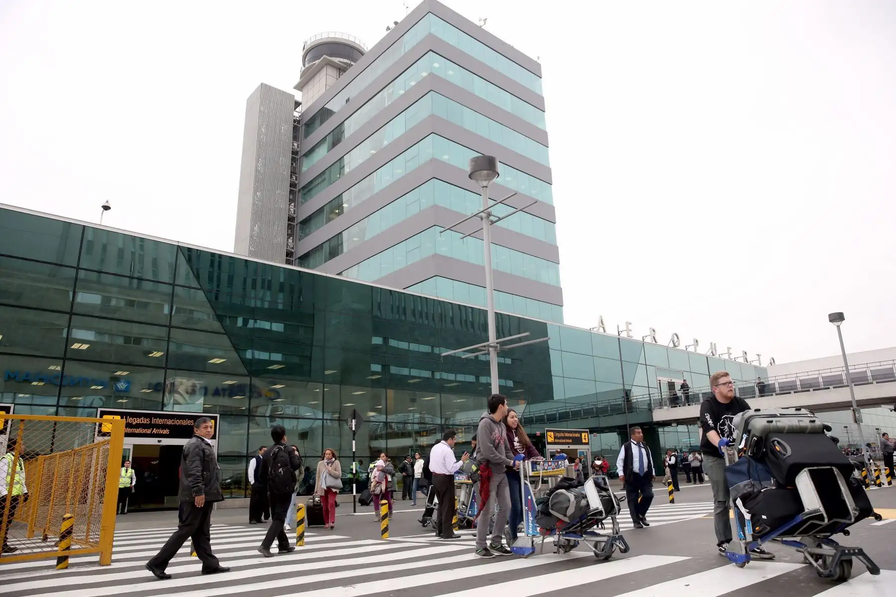 Cuando planeamos un viaje, nos concentramos en elegir el destino, qué visitar y cuánto podemos gastar. Sin embargo, no consideramos la posibilidad de un accidente o enfermedad en el camino y cuánto nos puede complicar las vacaciones. Foto: ANDINA/Oscar Farje