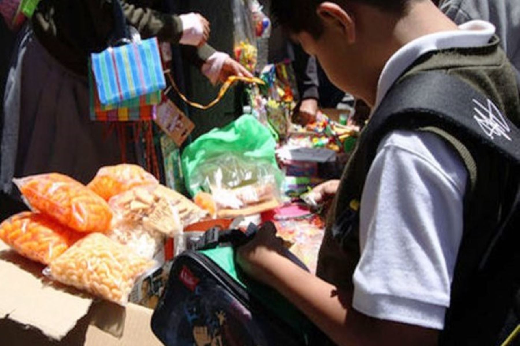 Breña prohibirá y multará venta de comida “chatarra” cerca de colegios. Foto: ANDINA/Difusión.
