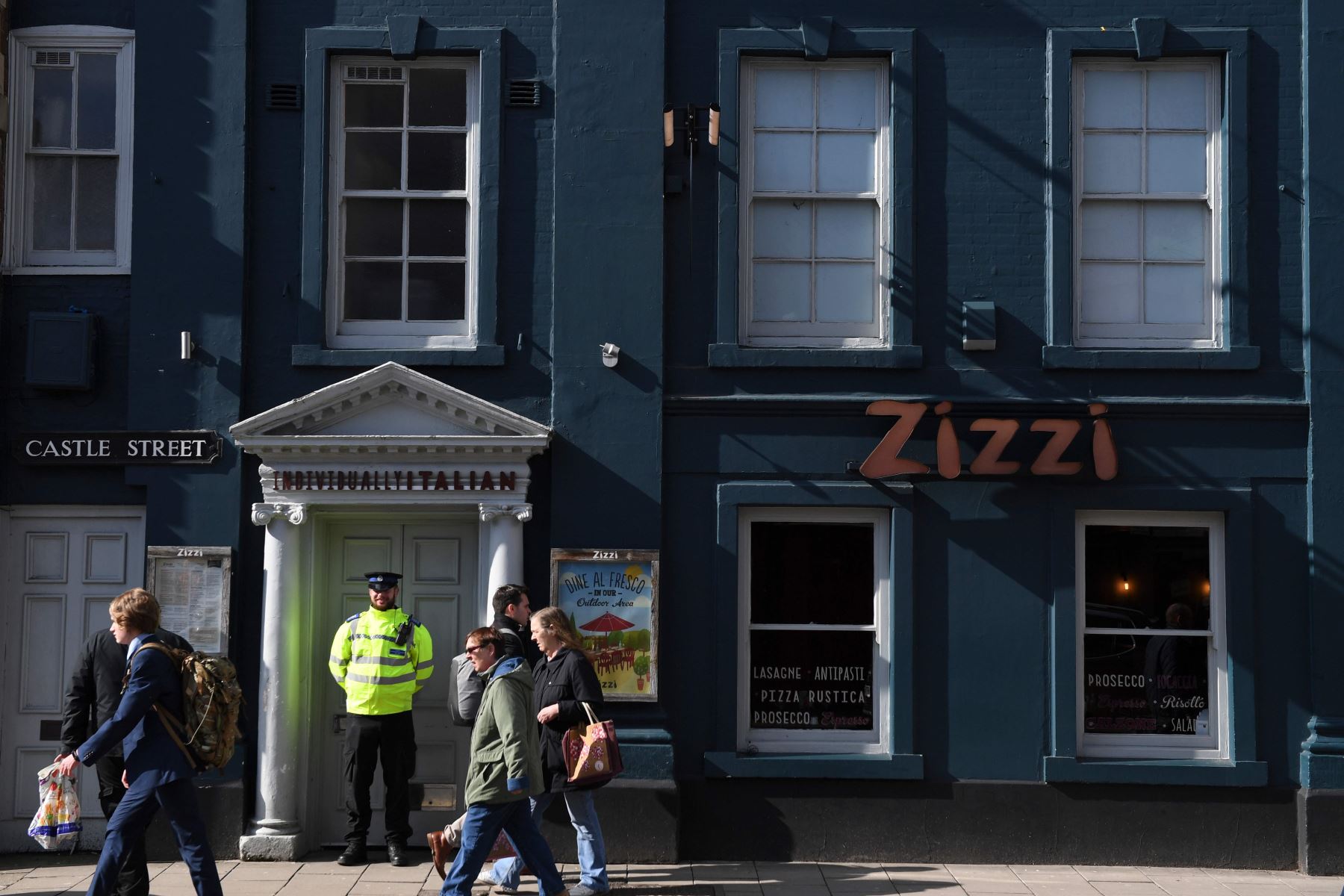 Restaurante Zizzi donde habría sido envenenado el ex espía ruso. Foto: AFP