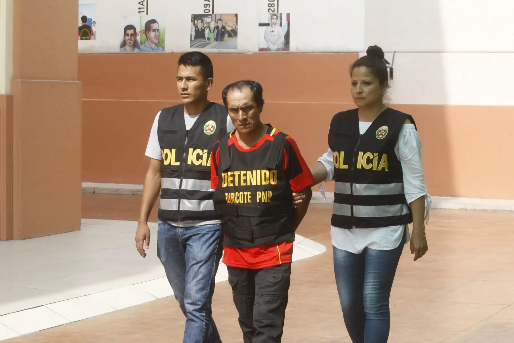 Procesado por terrorismo y miembro de Sendero Luminoso,Justo Flores Poma "Tío Julio "es presentado en la Dincote. Foto: ANDINA/Eddy Ramos.
