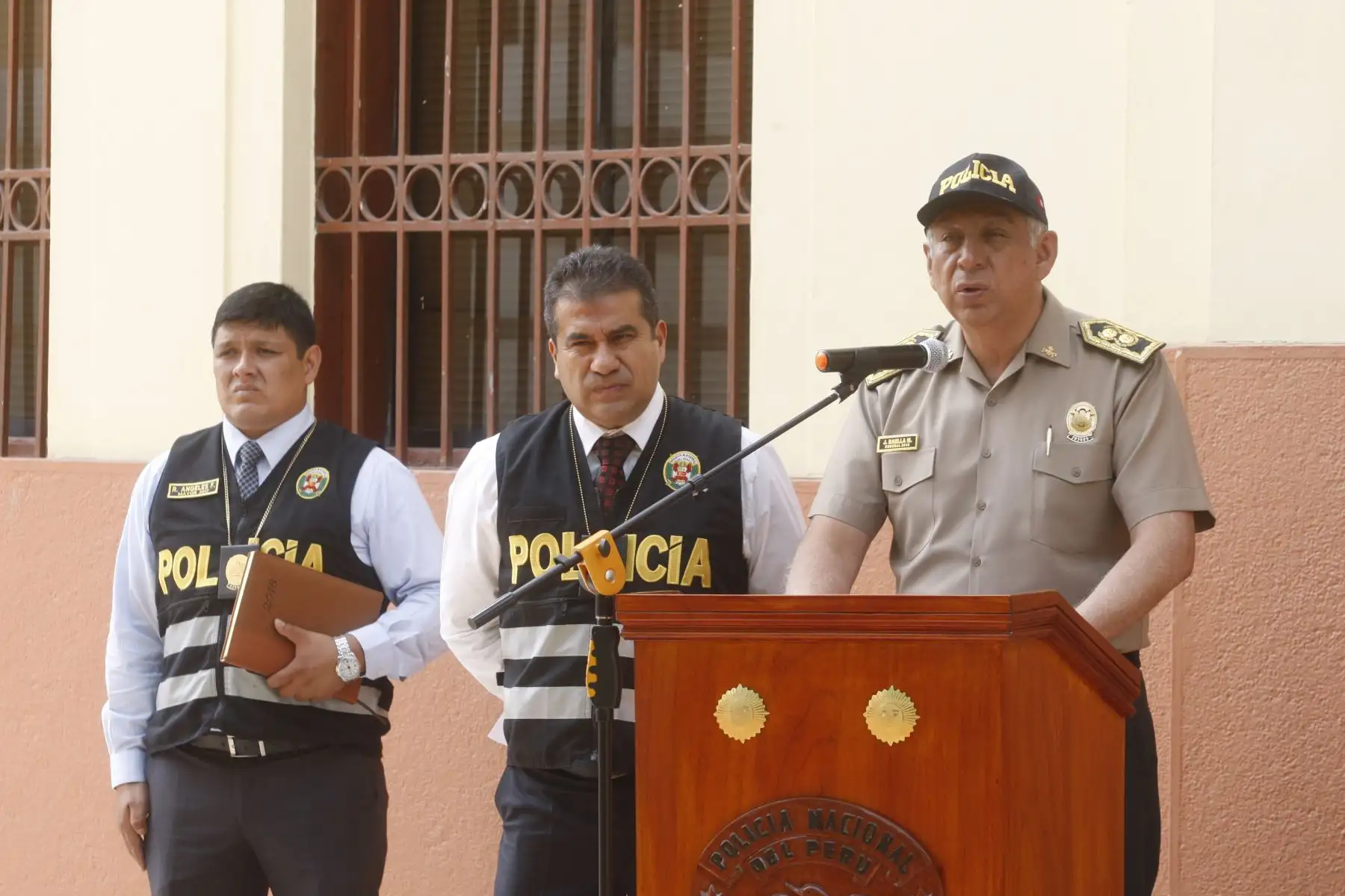 General PNP, José Baella Malca, director de la Dincote, presenta 3 procesados por terrorismo y miembros de Sendero Luminoso provenientes de Huancavelica y Junín. Foto: ANDINA/Eddy Ramos.