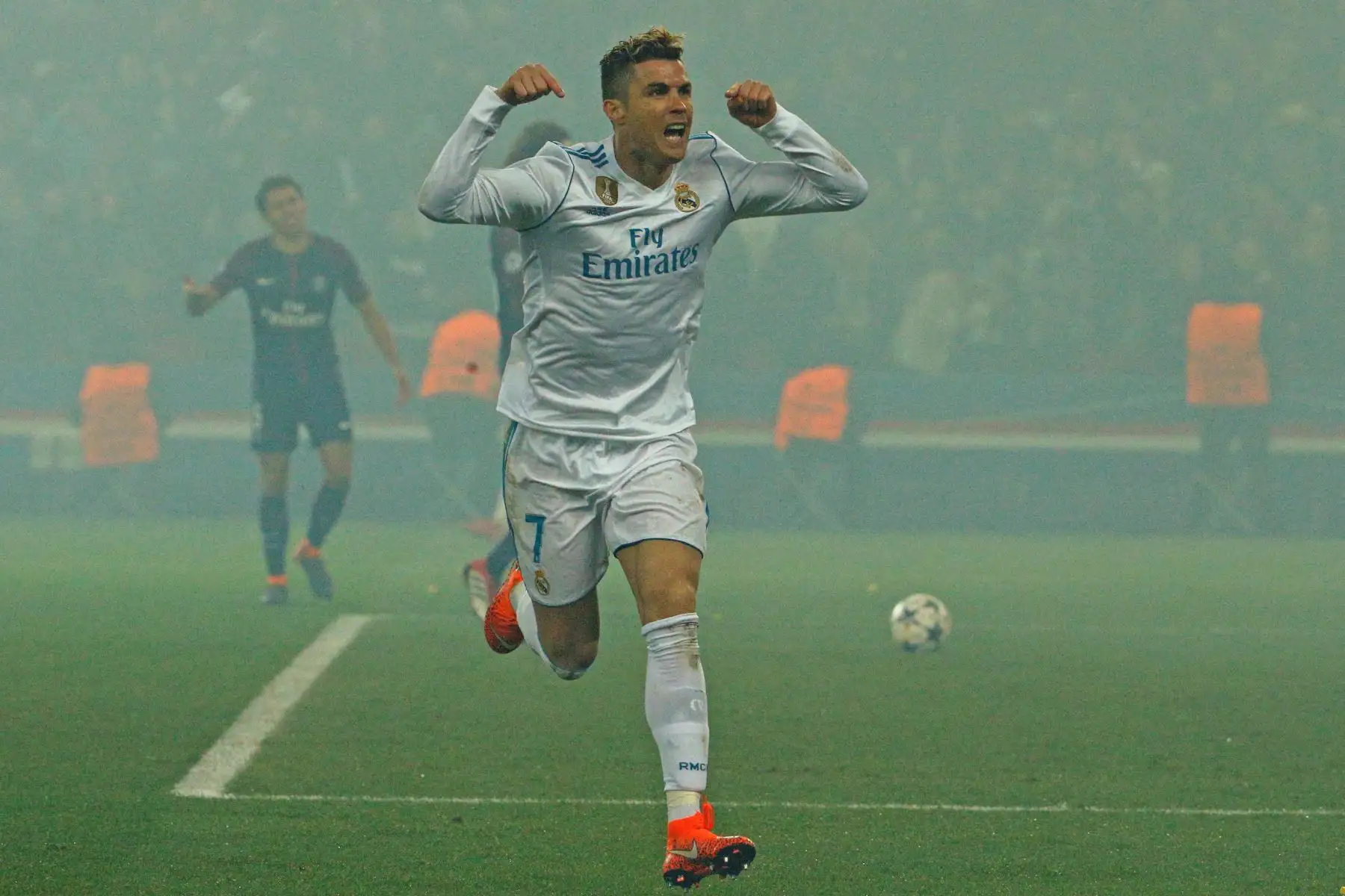 El delantero portugués del Real Madrid Cristiano Ronaldo  celebra su gol ante el Paris Saint-Germain. Foto: AFP