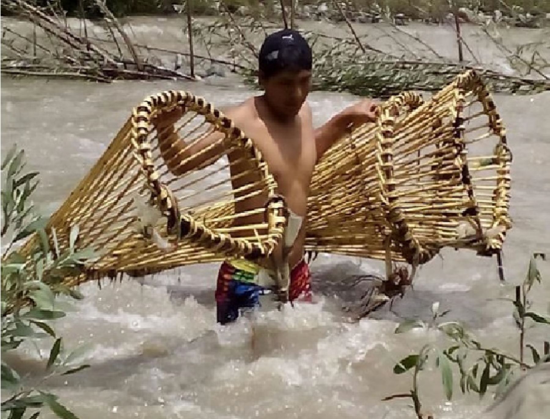 Desactivan materiales de pesca de camarón de río en Arequipa. ANDINA
