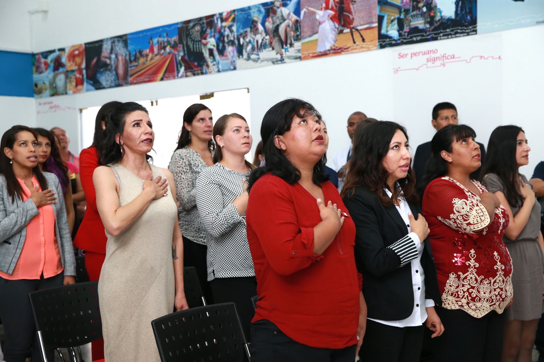 07/03/2018   20 ciudadanas nacidas en el extranjero reciben el Título de Nacionalidad Peruana. Foto: ANDINA/Norman Córdova