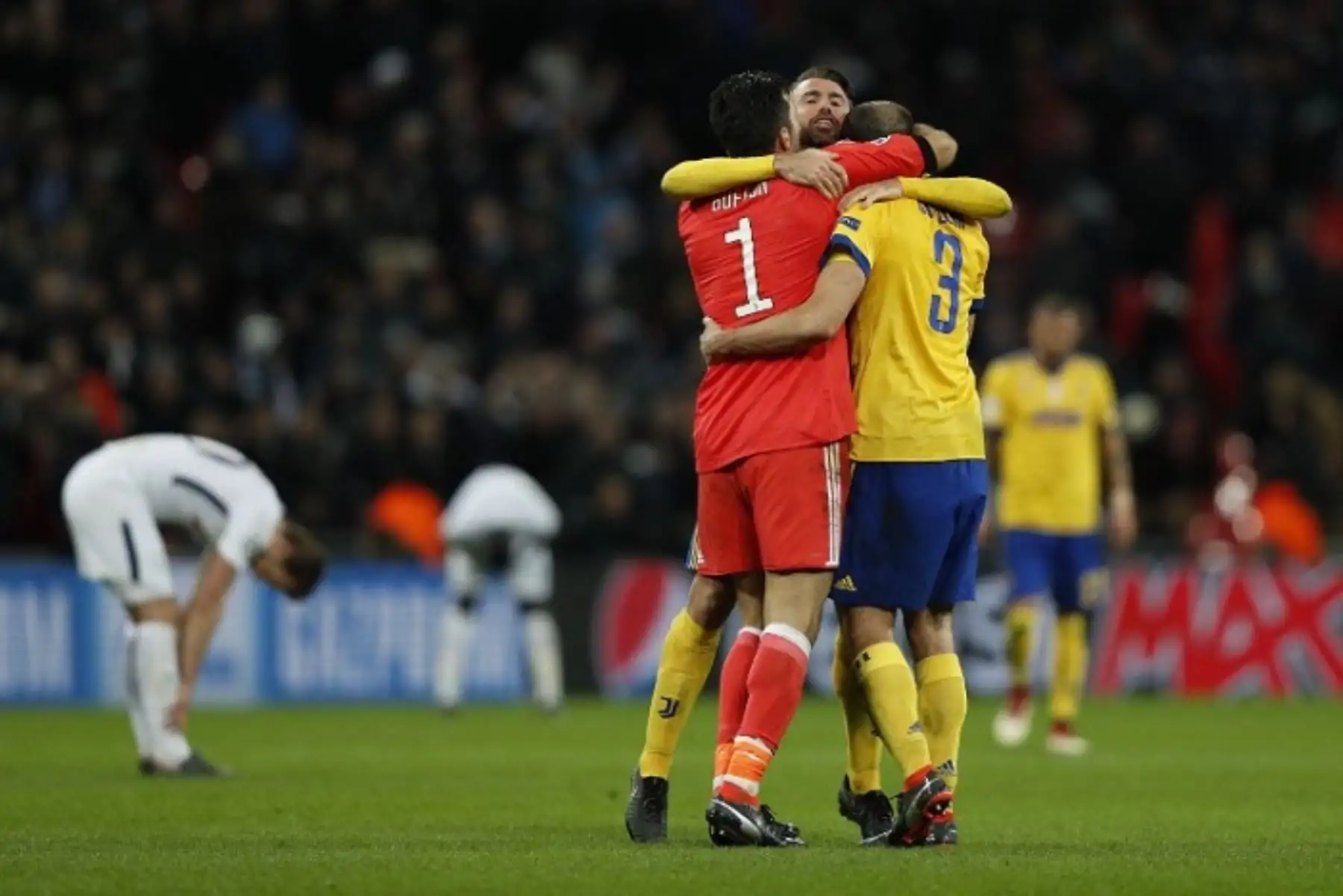 Juventus superó al Totenham, que no pudo mantener su triunfo parcial