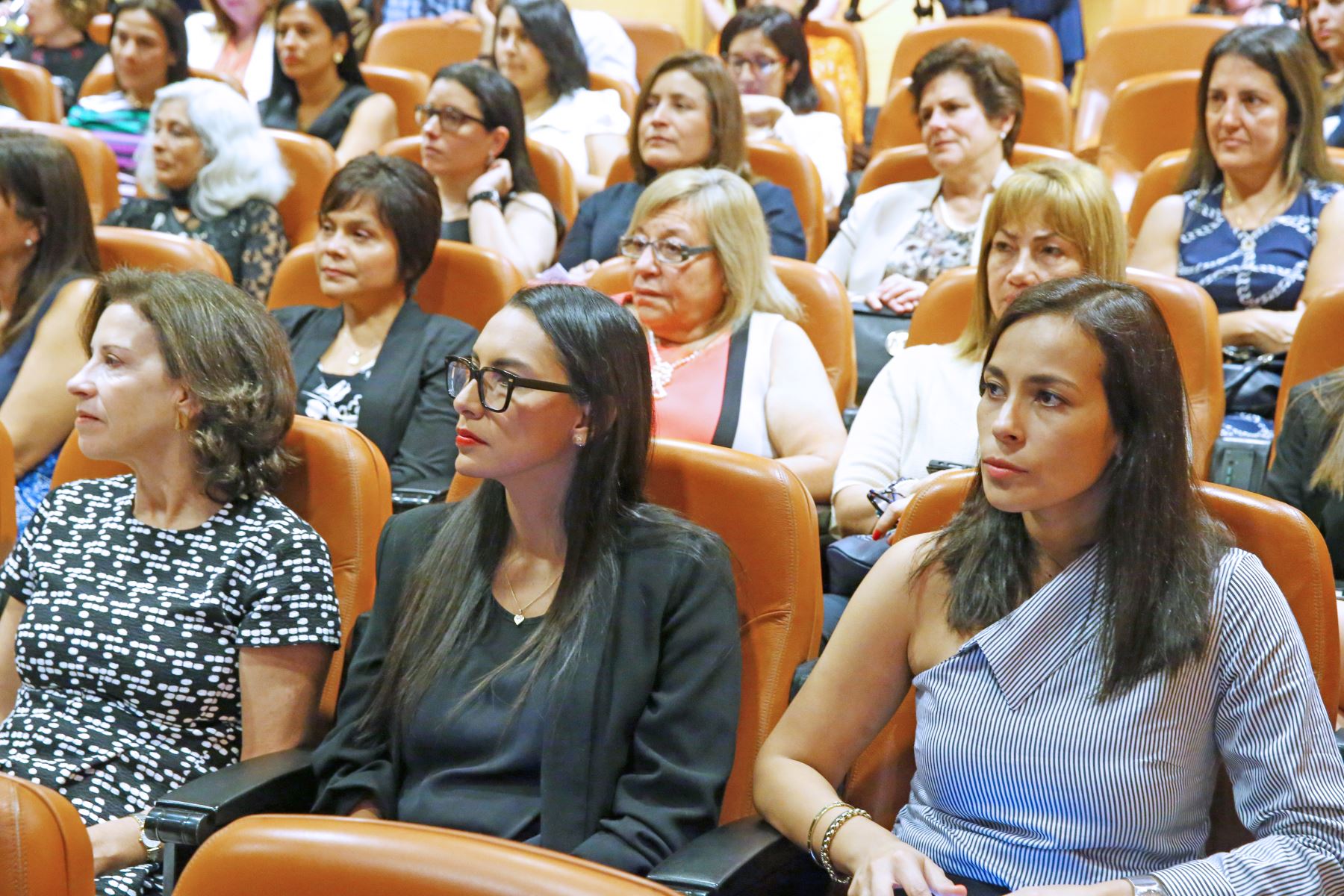 Para el presidente de la Bolsa de Valores de Lima, Marco Antonio Zaldívar, las mujeres tienen que formar parte de los directorios de empresas, pues su aporte en el mercado de capitales es necesario. ANDINA/Melina Mejía