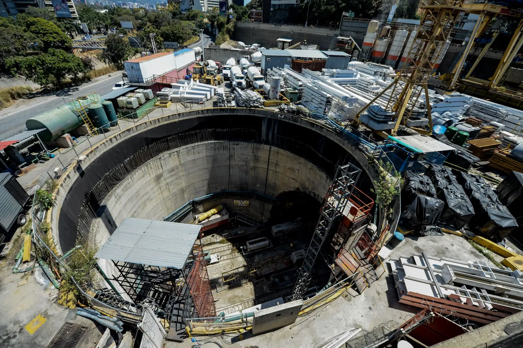A Odebrecht y otras de las grandes constructoras de Brasil se les abrió proceso judicial por la supuesta sobrevaloración de contratos con Petrobras y por los sobornos que, de acuerdo con el Ministerio Público, eran repartidos entre altos cargos de la petrolera y políticos próximos al Gobierno.Foto: AFP