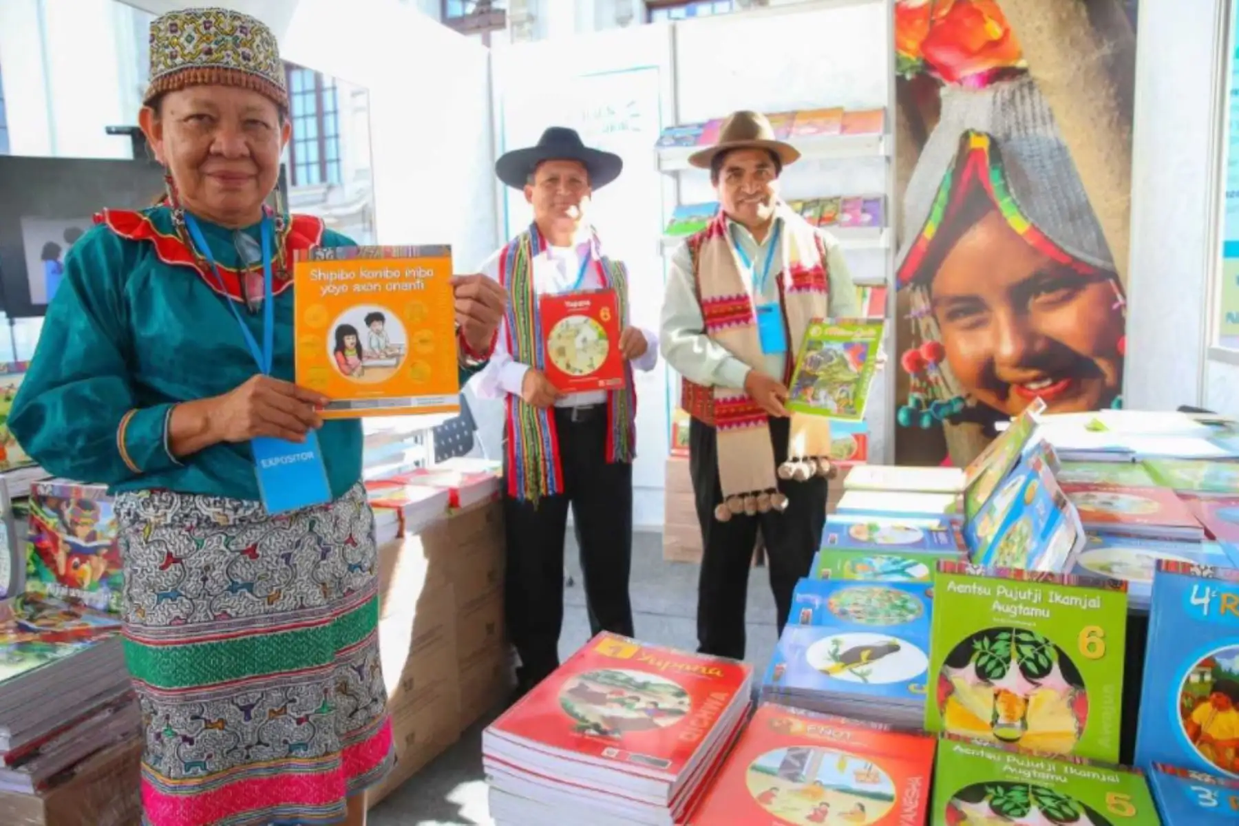 Minedu distribuye material educativo en 27 lenguas originarias