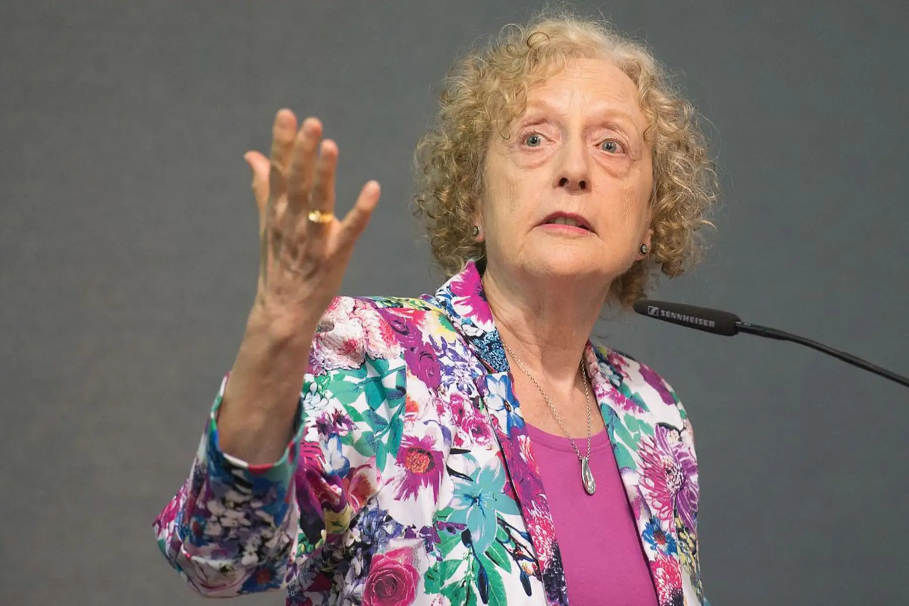 Carole Pateman (Política y feminista).
“La construcción patriarcal de la diferencia entre la masculinidad y la feminidad es la diferencia política entre la libertad y el sometimiento”. Foto: Wilkipedia